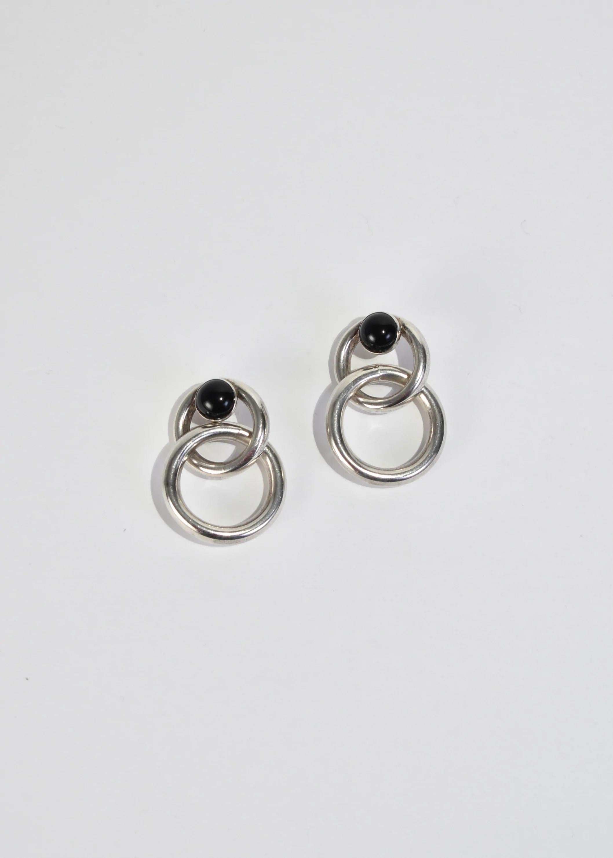 Onyx Circle Earrings In Good Condition In Richmond, VA