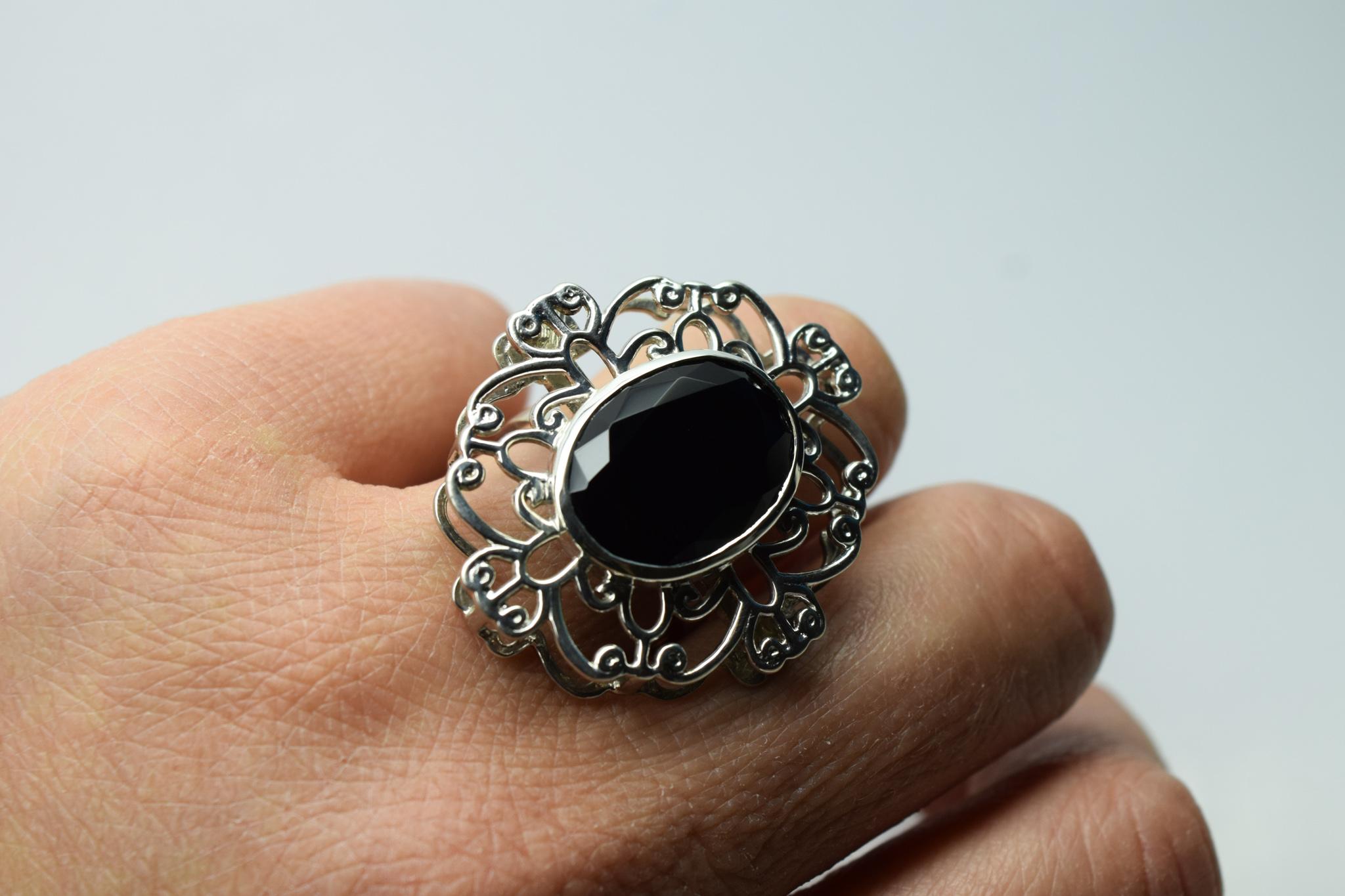 
Stunning Onyx ring in 14KT white gold, a cocktail ring like no other! This ring is size 7 but can be re-sized. The handling time to dispatch the ring is about 10 days.

Certificate of authenticity comes with purchase!

ABOUT US
We are a
