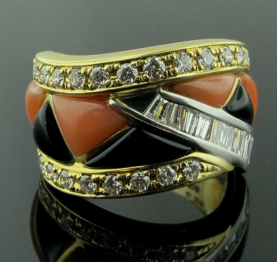 Onyx, Coral and Diamond Ring in 18 Karat Yellow Gold In Excellent Condition For Sale In Palm Desert, CA