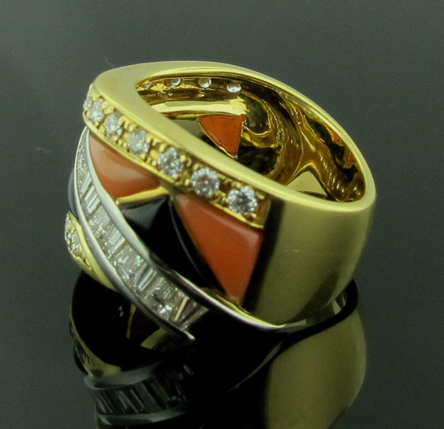 Women's or Men's Onyx, Coral and Diamond Ring in 18 Karat Yellow Gold For Sale
