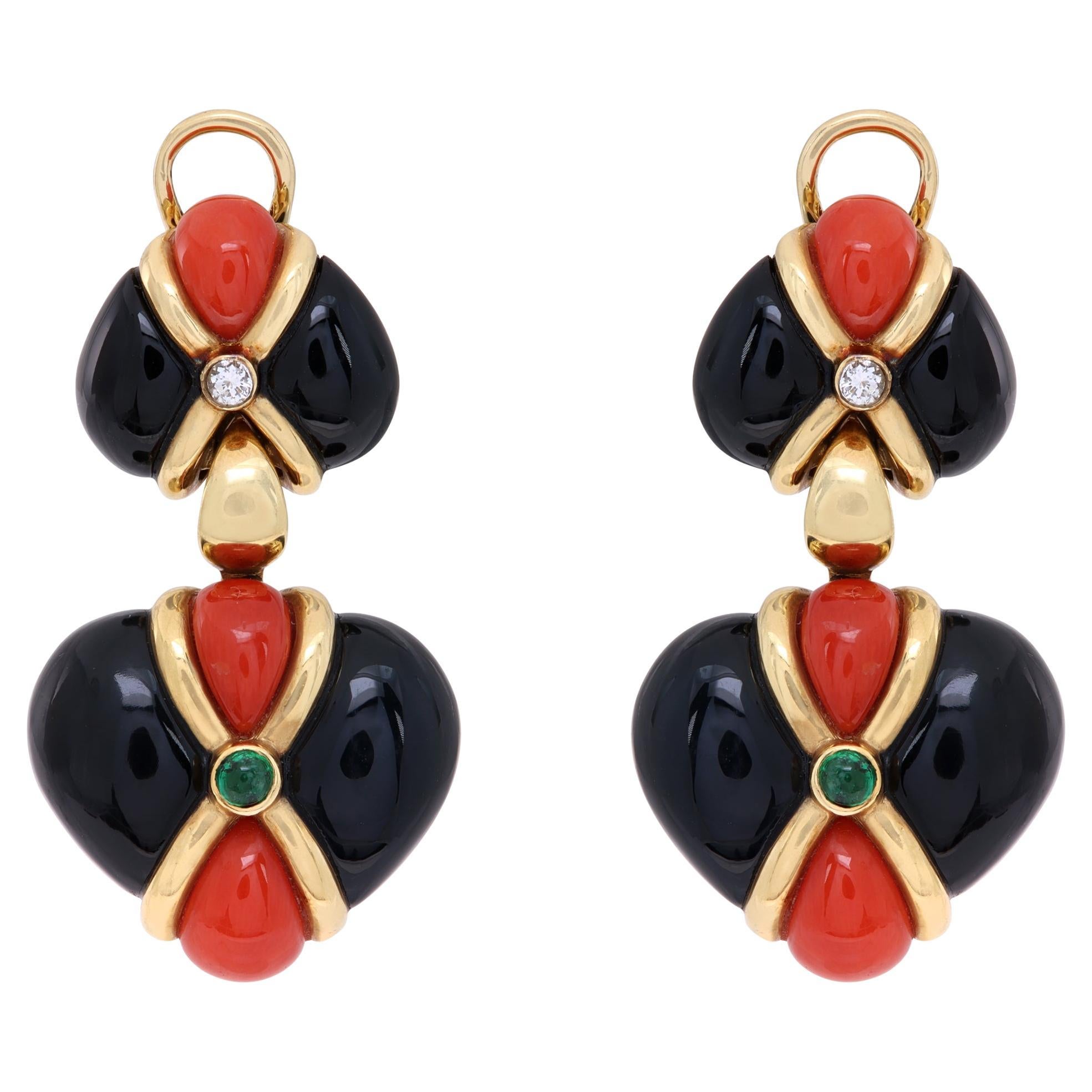 Onyx & Coral dangling earrings in 18k gold with cabochon emeralds and diamonds For Sale