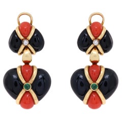 Onyx & Coral dangling earrings in 18k gold with cabochon emeralds and diamonds