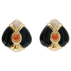 Onyx, Koralle, Diamanten, 18 Karat Gelbgold Ohrringe.