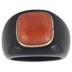 Onyx Coral Yellow Gold Cocktail Ring
