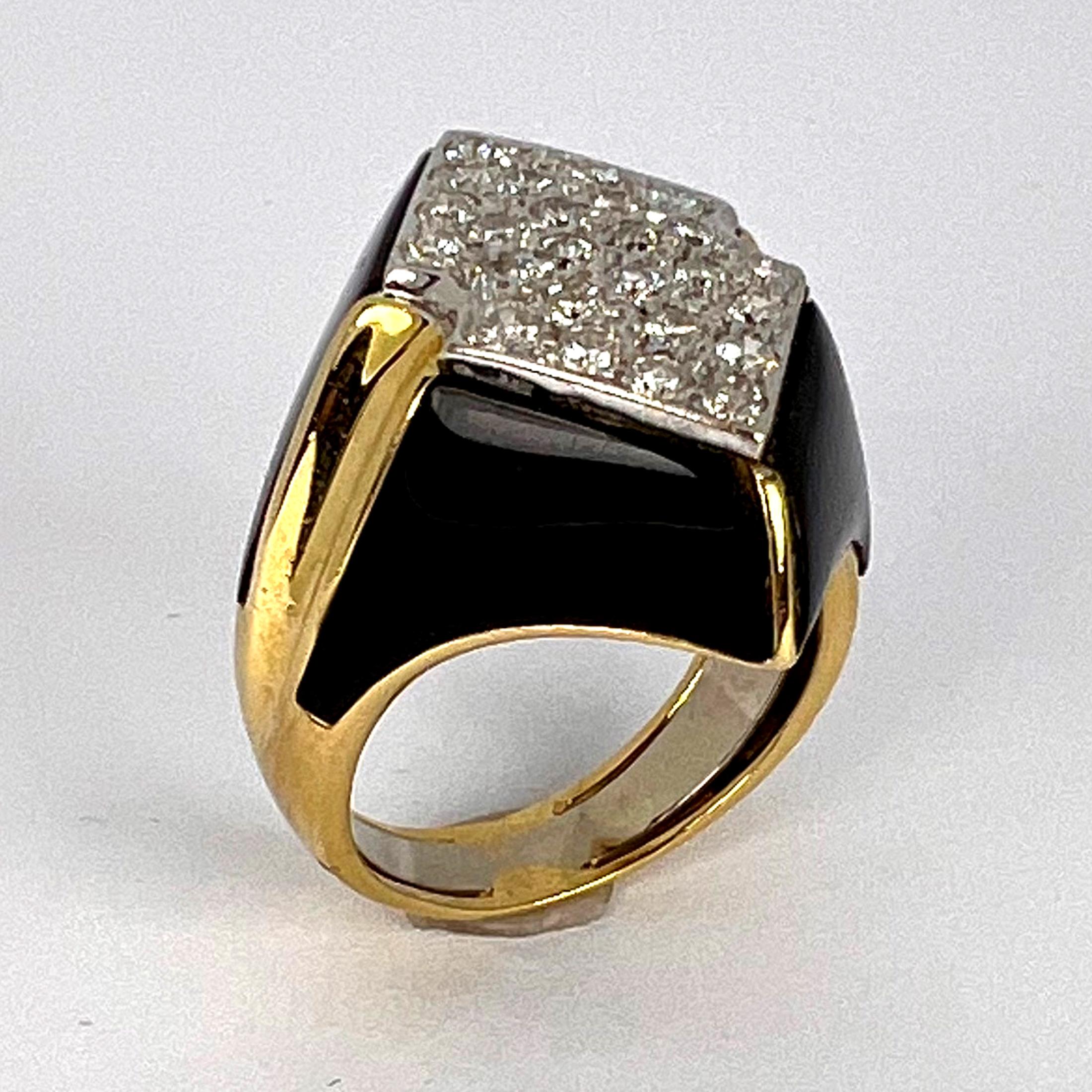 Women's or Men's Onyx Diamond 18 Karat Yellow Gold Cocktail Ring For Sale