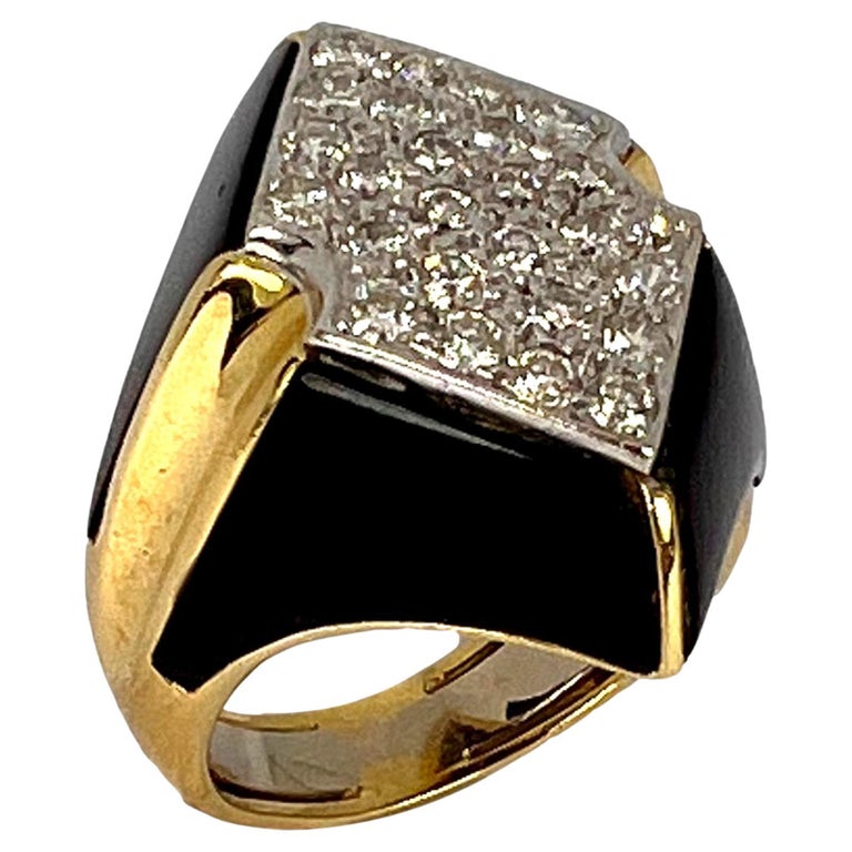 Onyx Diamond 18 Karat Yellow Gold Cocktail Ring For Sale at 1stDibs