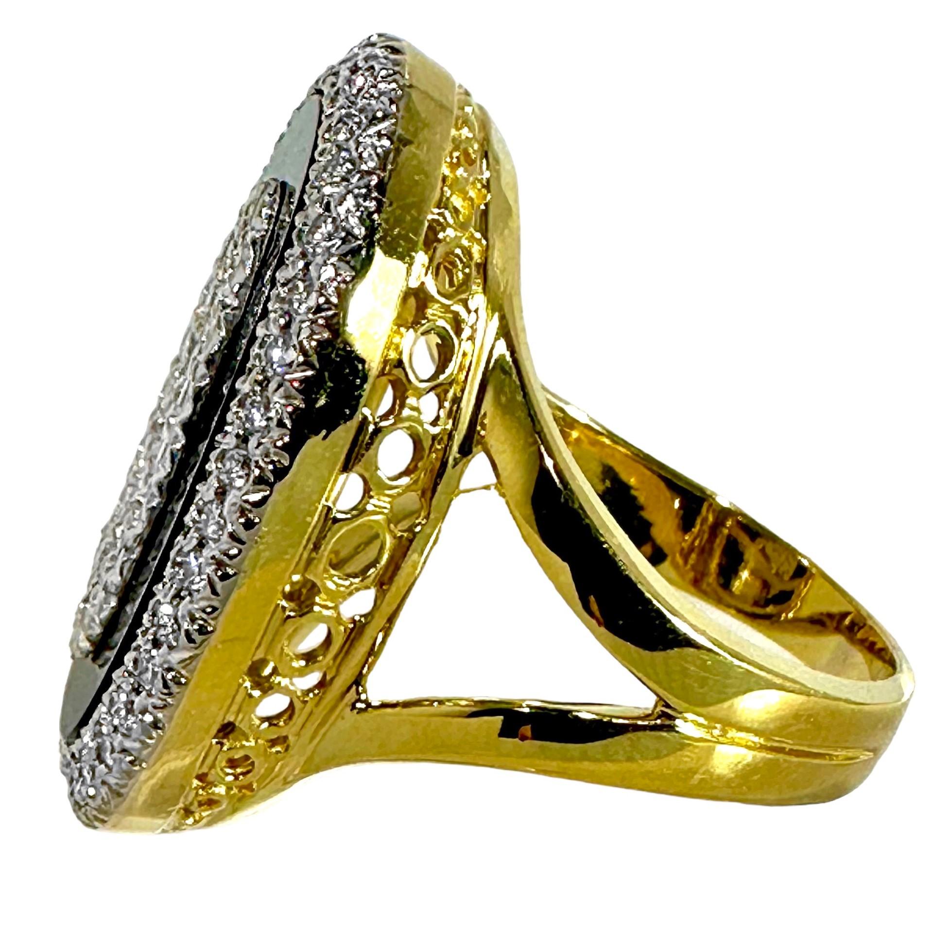 Onyx, Diamond and 18K Gold, Oval Shaped Ring 1 Inch Long x 5/8 Inch Wide In Good Condition For Sale In Palm Beach, FL
