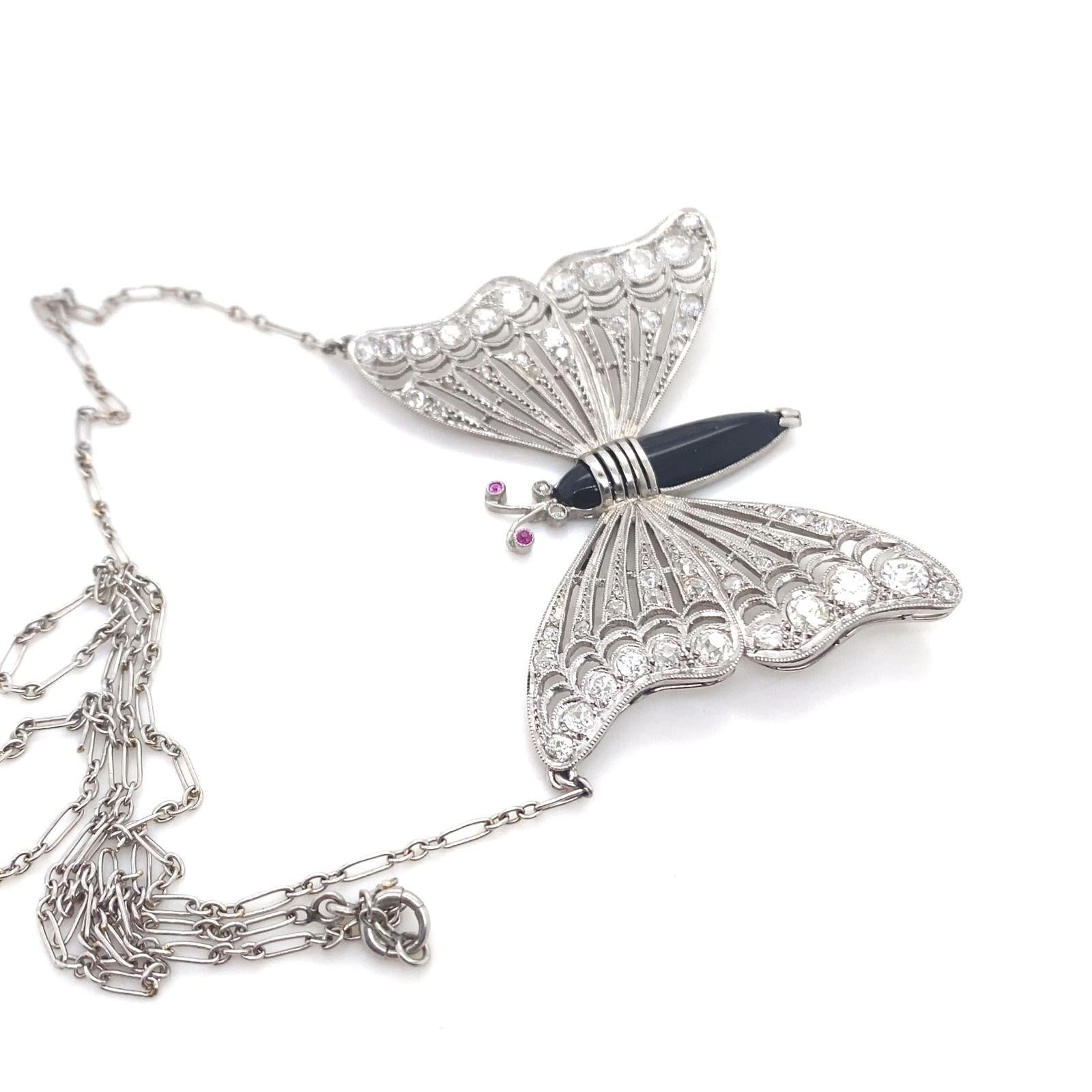 Collier papillon en platine 18 carats, onyx, diamants et rubis Pour femmes en vente