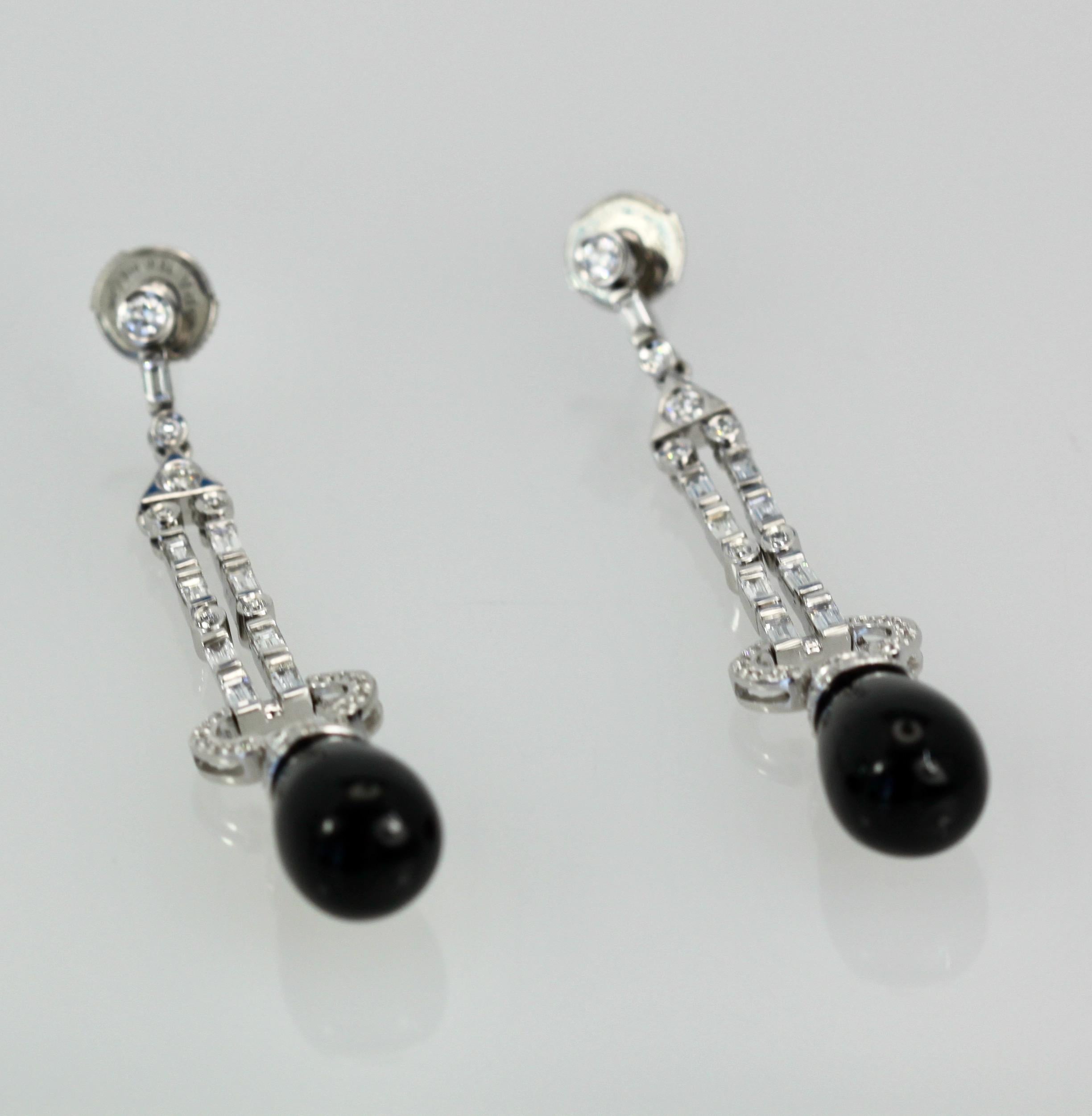 Onyx Diamond Long Earrings 18K In Good Condition For Sale In North Hollywood, CA