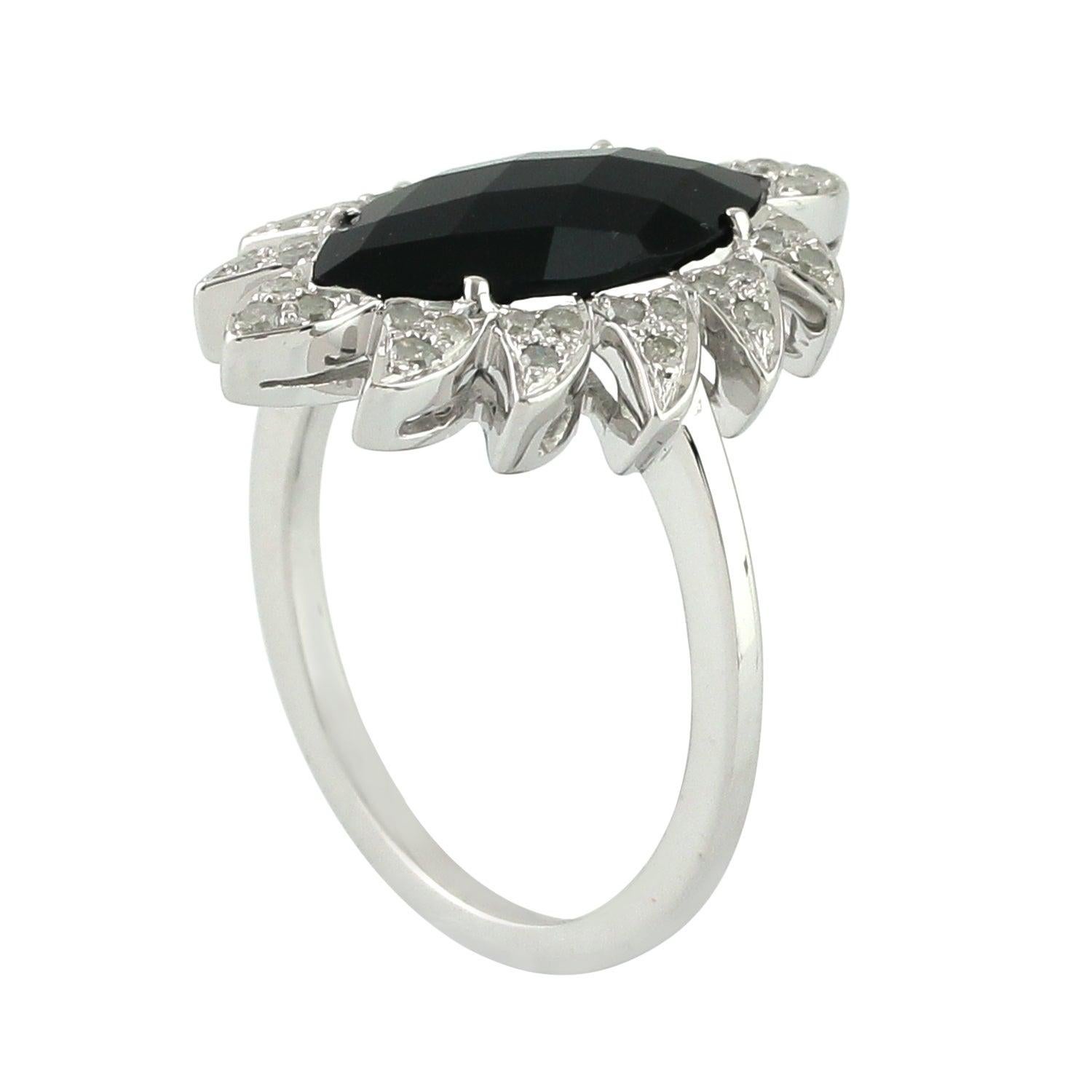 En venta: Anillo marquesa de ónice y diamantes Meghna Jewels  4