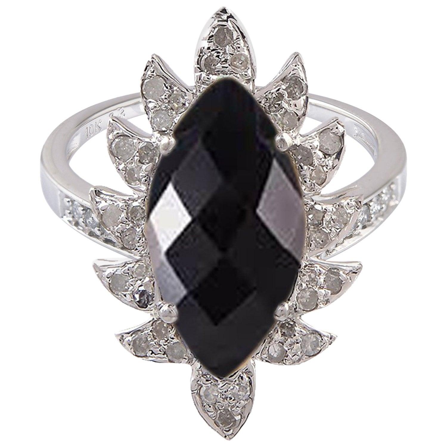 En venta: Anillo marquesa de ónice y diamantes Meghna Jewels