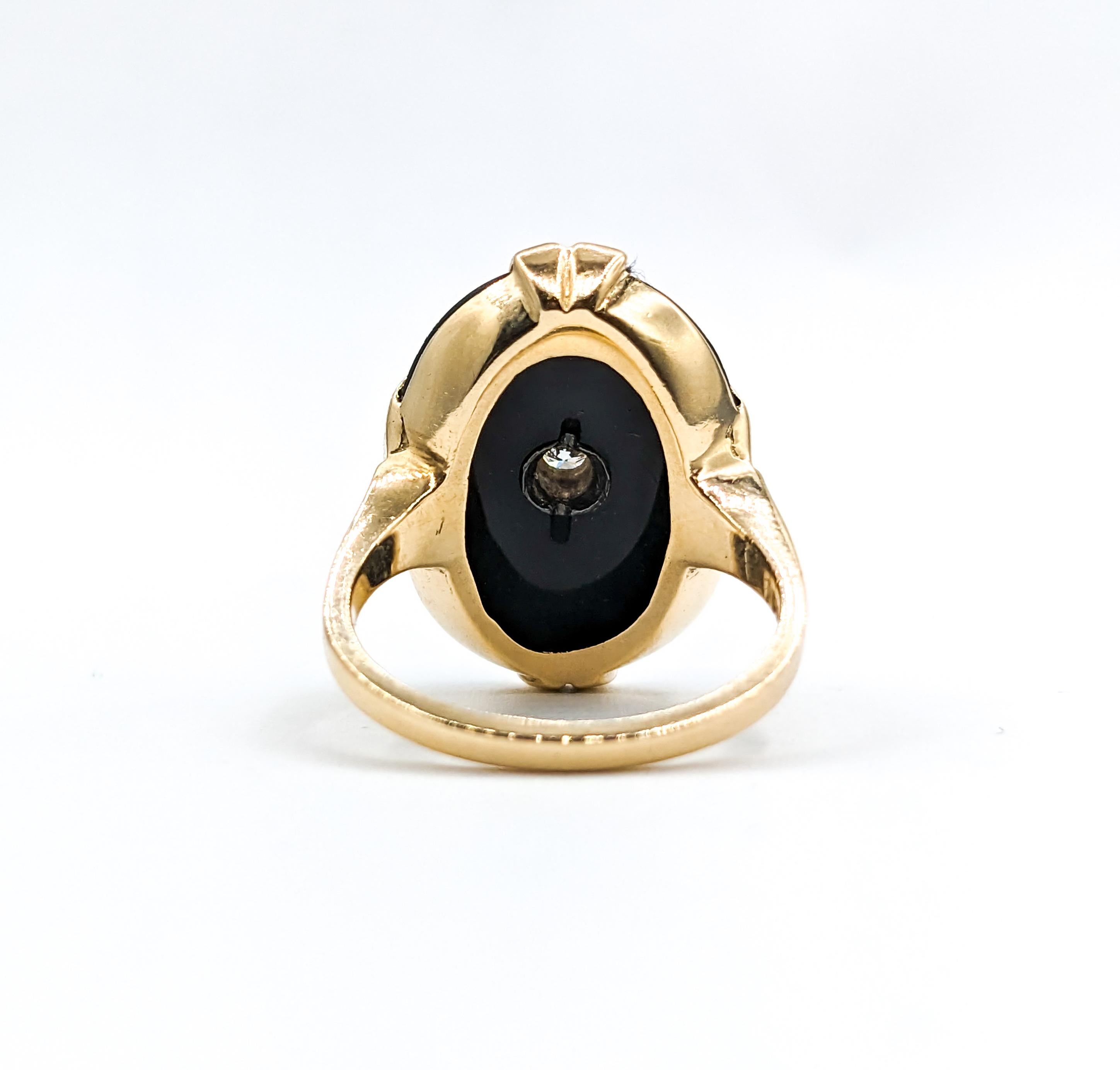 Onyx & Diamond Ring in 10K Gold In Excellent Condition For Sale In Bloomington, MN