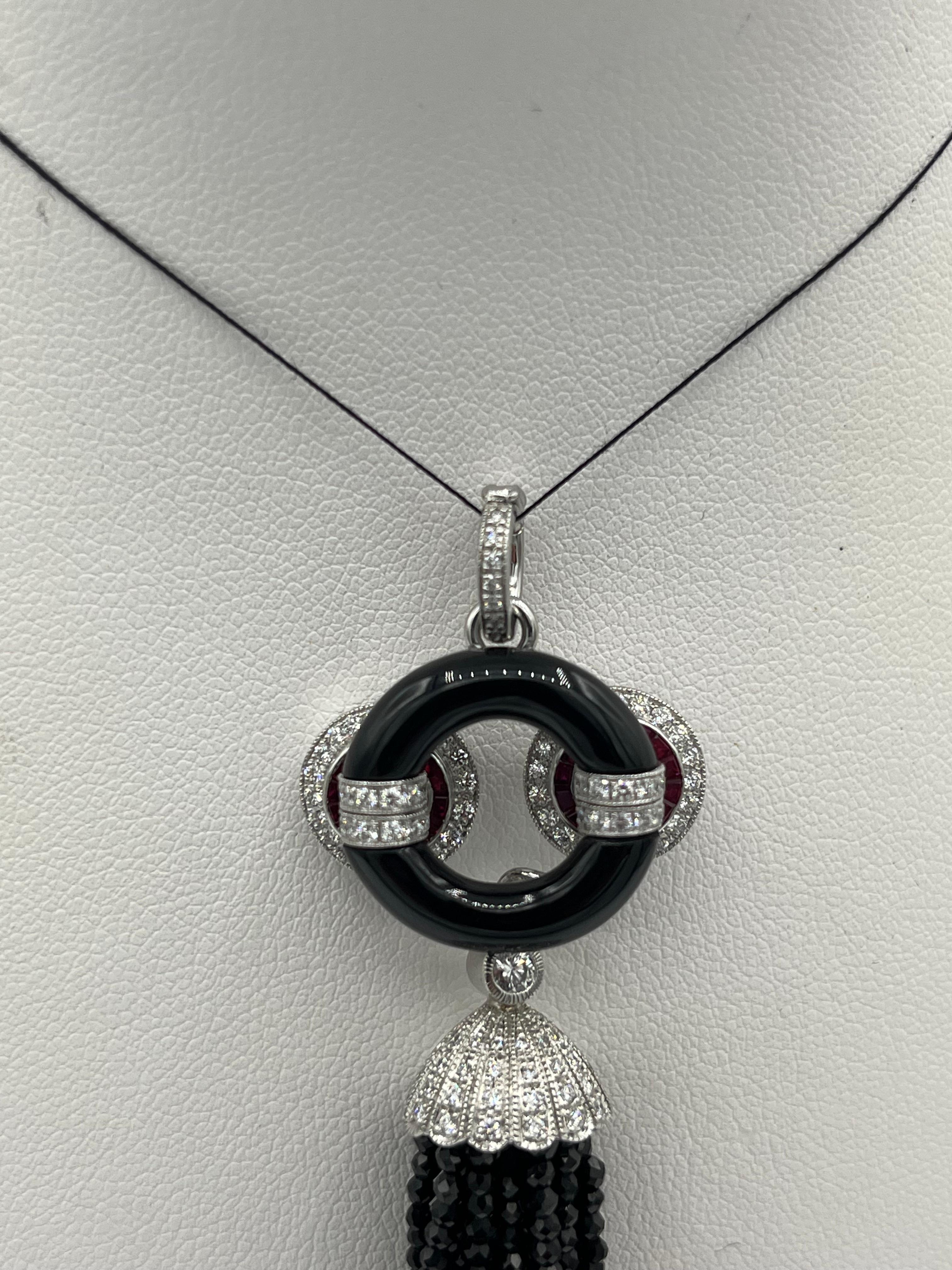 Art-Deco Styl Onyx Diamond Ruby Spinel 18 K Pendant  For Sale 4
