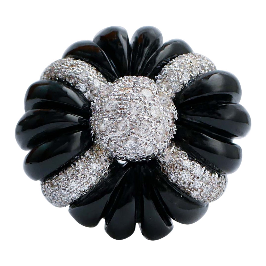 Onyx, Diamantes, Anillo de Oro Blanco de 14 Kilates.