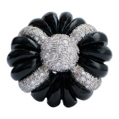 Anello in onice, diamanti, oro bianco 14 carati.
