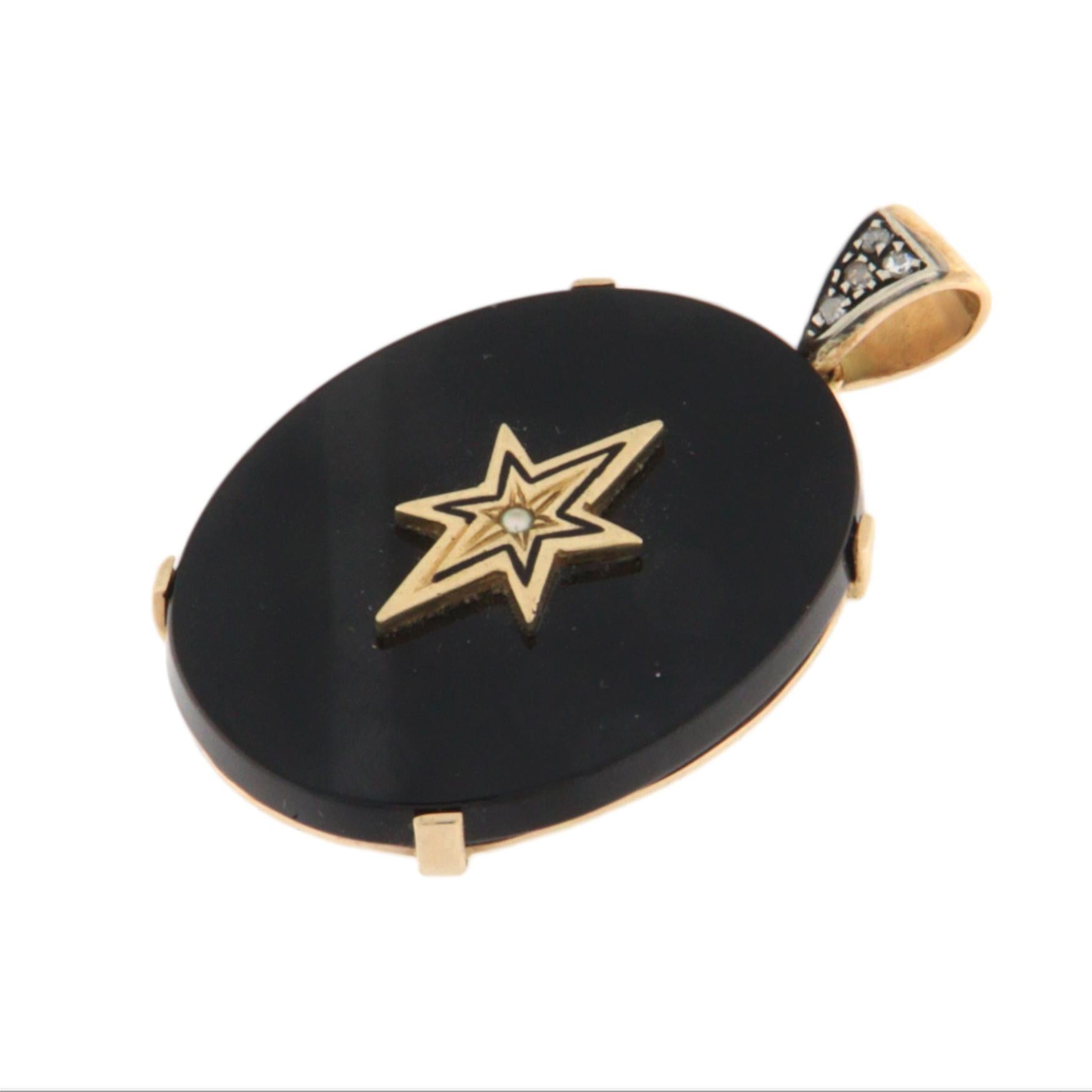 Brilliant Cut Onyx Diamonds 14 Karat Yellow Gold Pendant Necklace For Sale