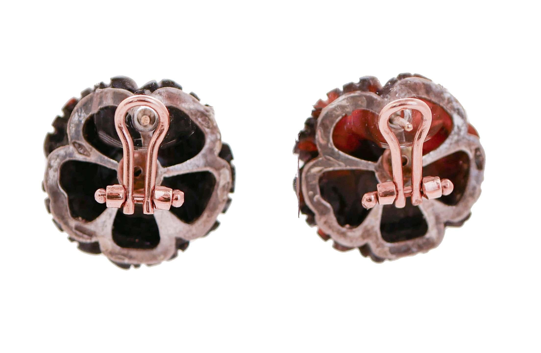 Retro Onyx, Diamonds, Rose Gold and Silver Flower Earrings. For Sale
