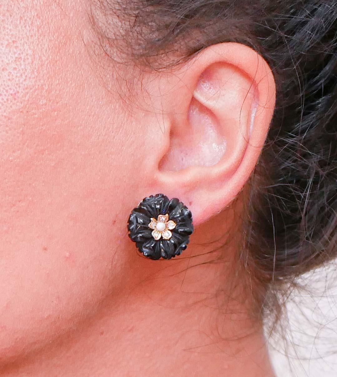 Onyx, Diamonds, Rose Gold and Silver Flower Earrings. In Good Condition For Sale In Marcianise, Marcianise (CE)