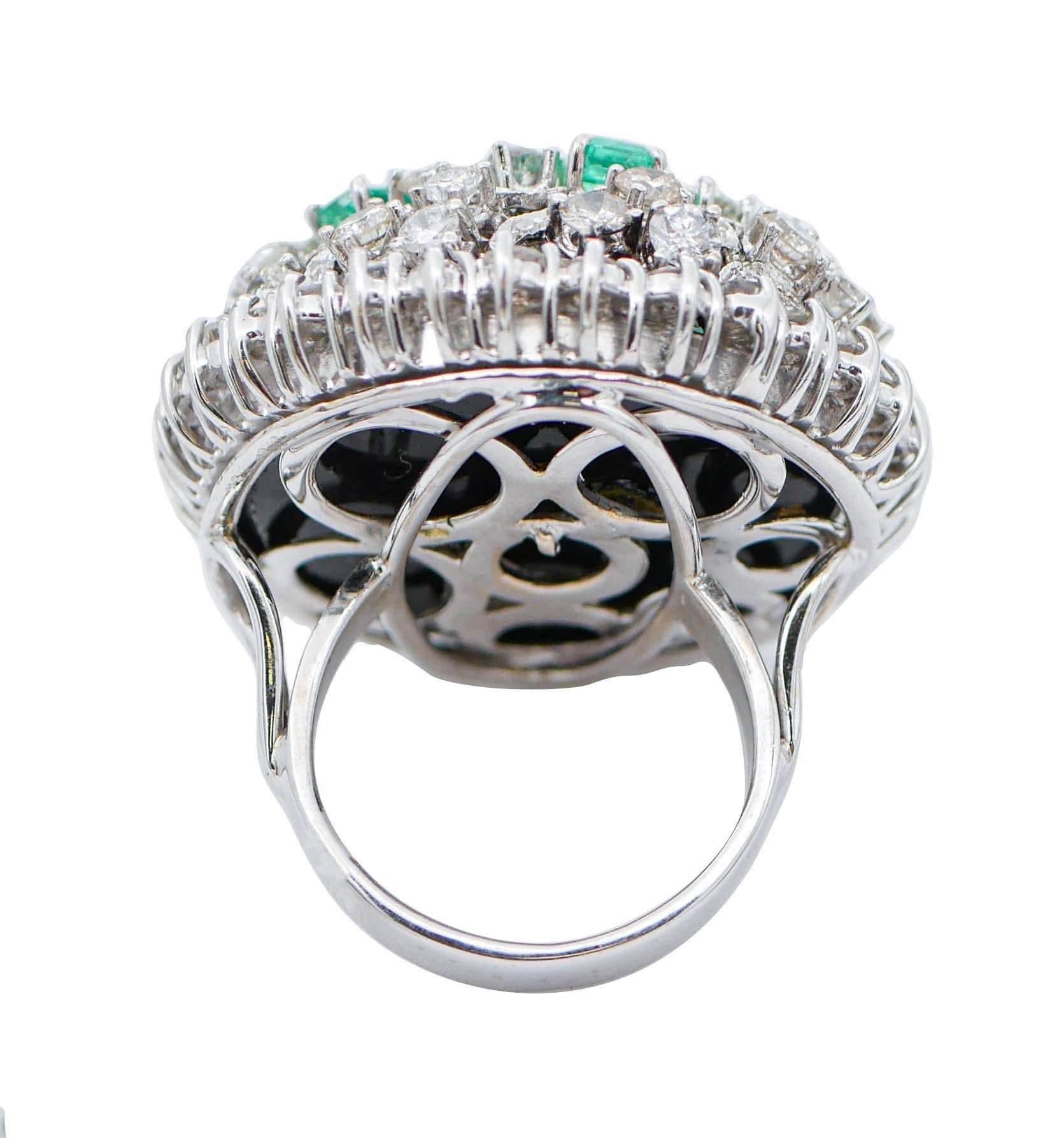 Retro Onyx, Emeralds, Diamonds, 18 Karat White Gold Retrò Ring For Sale