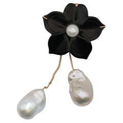 Onyx Flower Baroque Pearl Detachable Pendant Brooch 14 Karat Gold, 1930