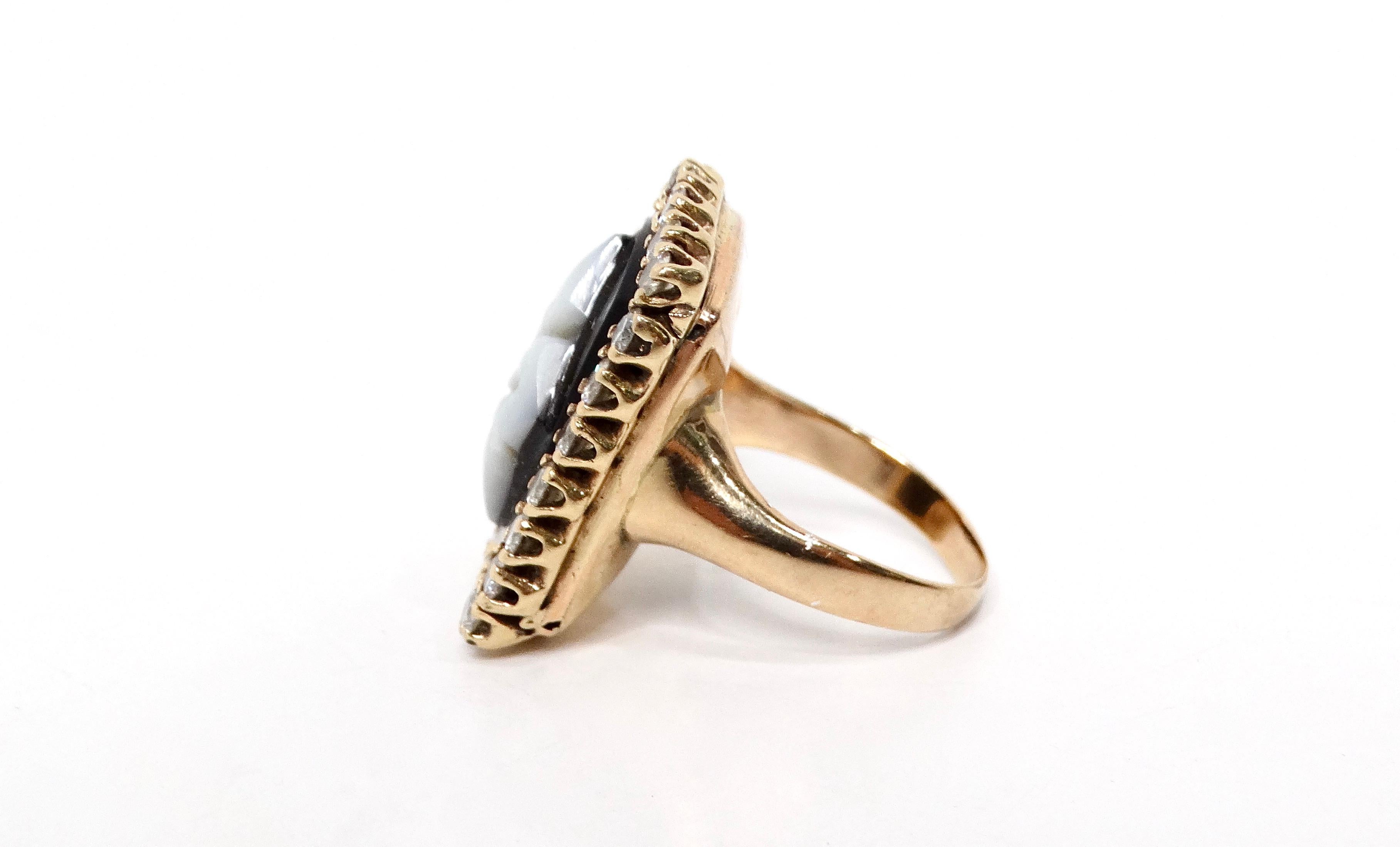 Onyx Flower Motif 24-Diamond Set 14k Yellow Gold Cocktail Ring In Good Condition For Sale In Scottsdale, AZ