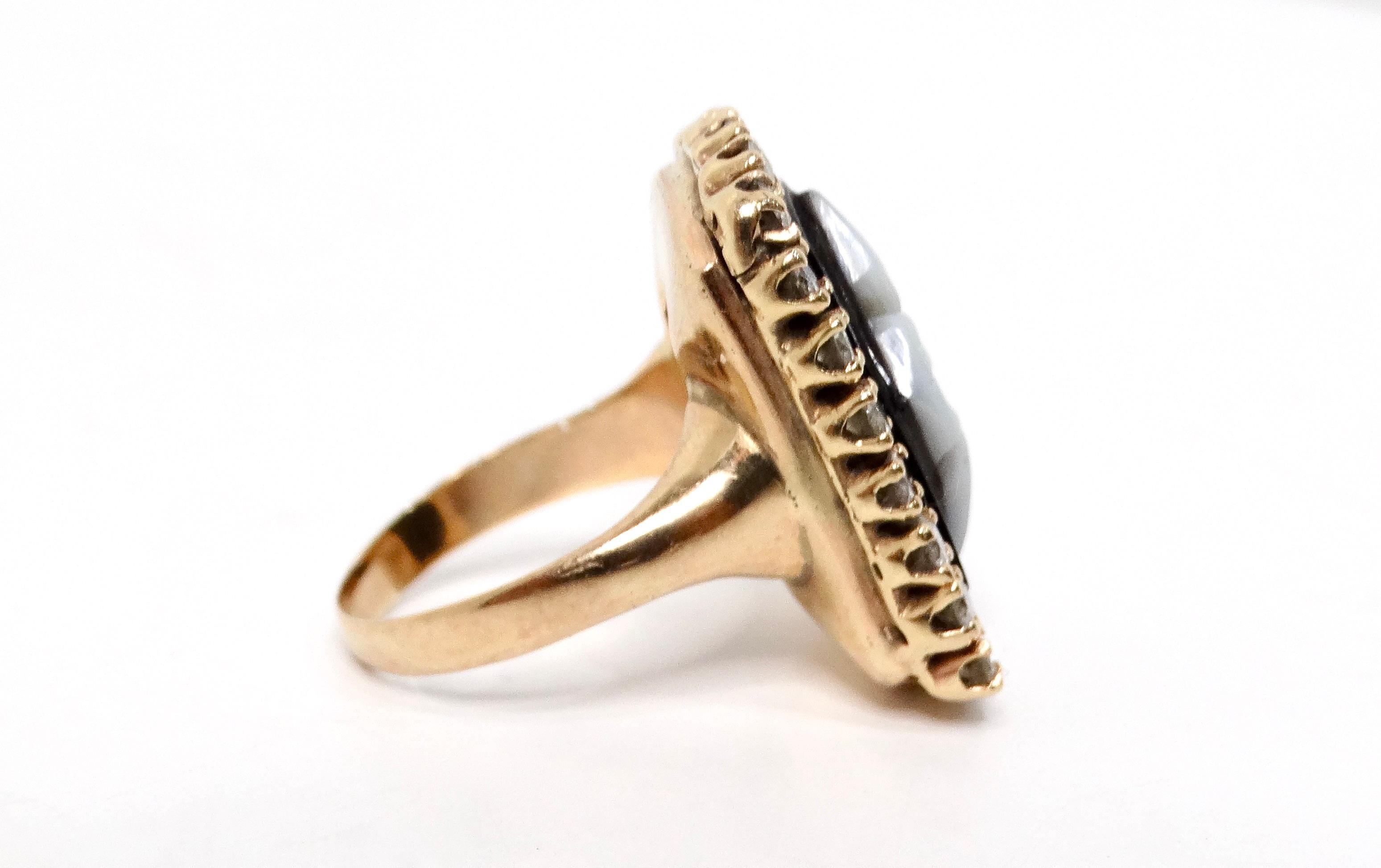 Women's Onyx Flower Motif 24-Diamond Set 14k Yellow Gold Cocktail Ring For Sale