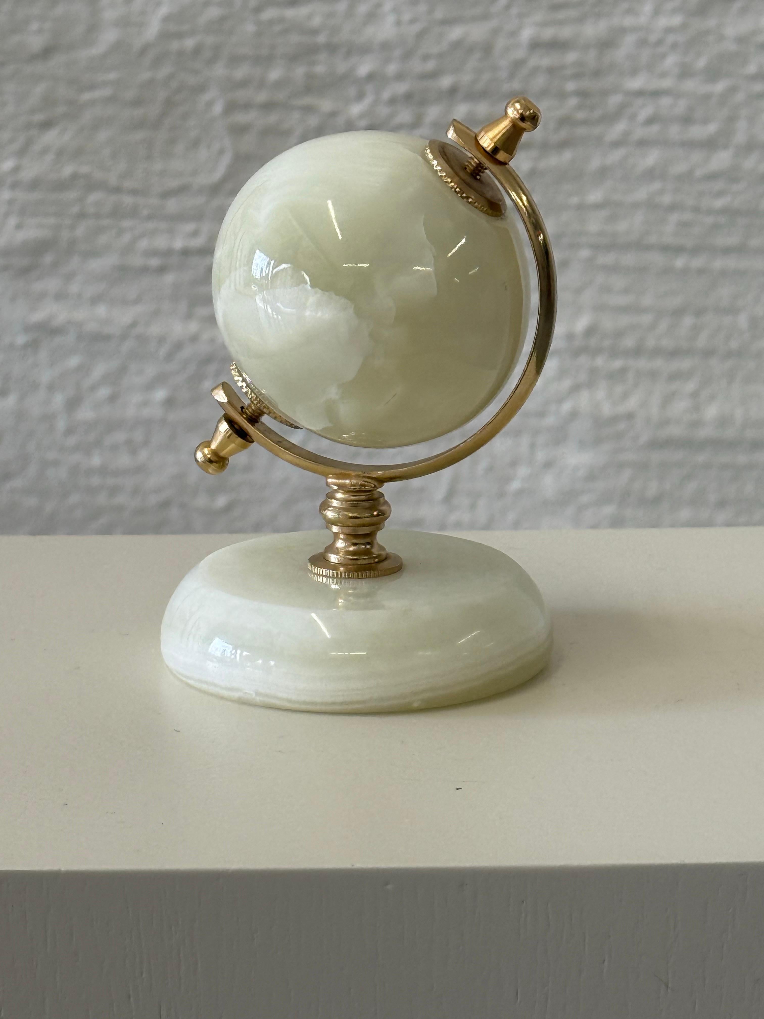 Presse-papiers globe onyx des années 1960 Bon état - En vente à Bergen, NO