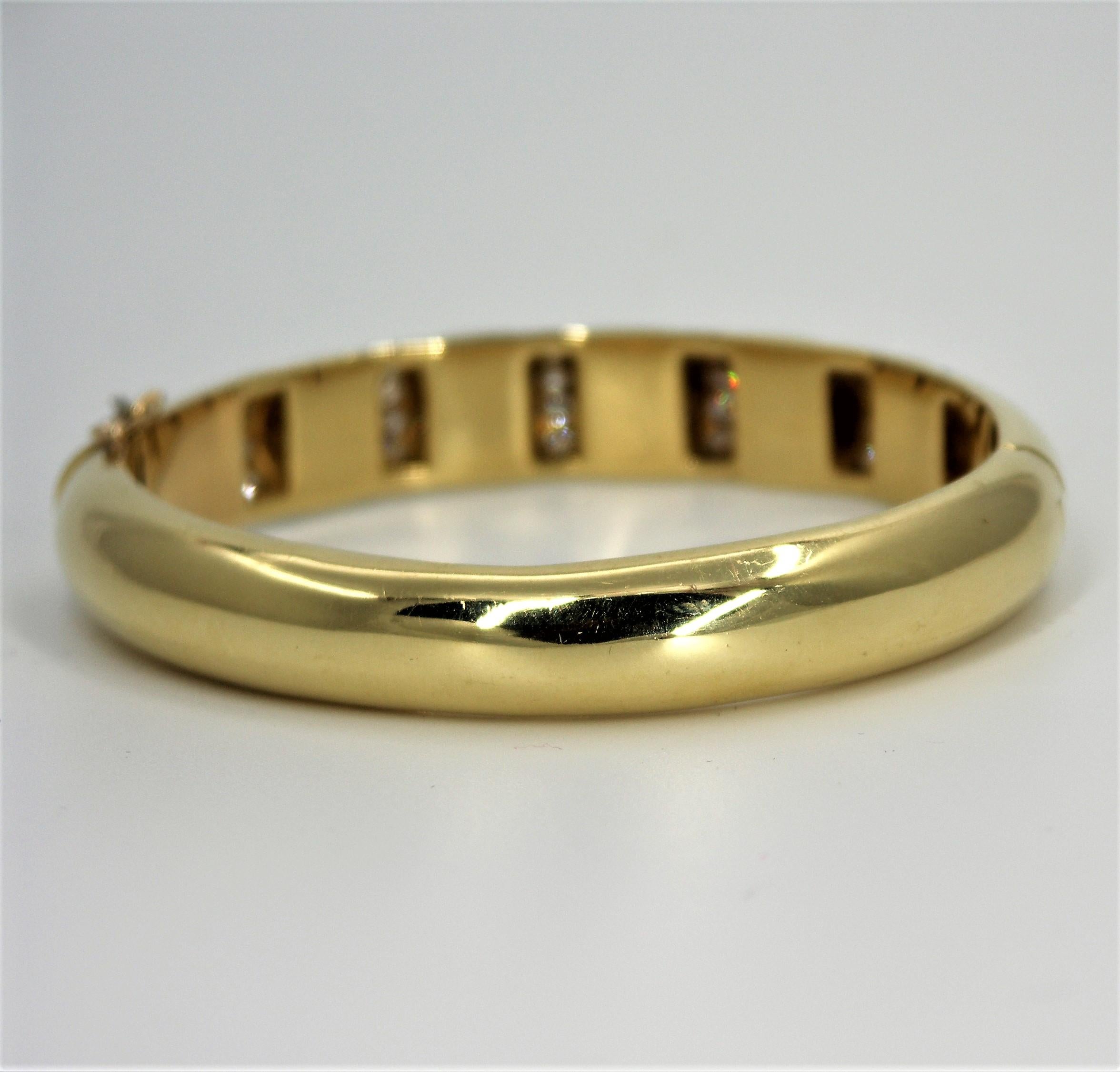 Onyx Gold and Diamond Bangle In Good Condition In Palm Beach, FL