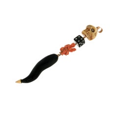 Onyx Horn 14 Karat Yellow Gold Pendant Necklace
