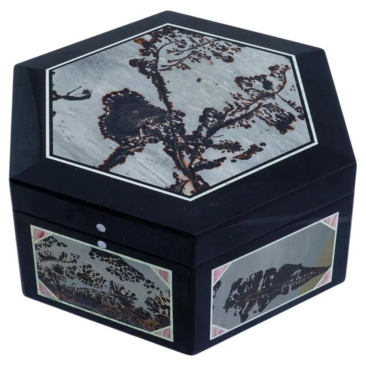 Caja de Intarsia de Ónice, Jaspe y Piedras Semipreciosas