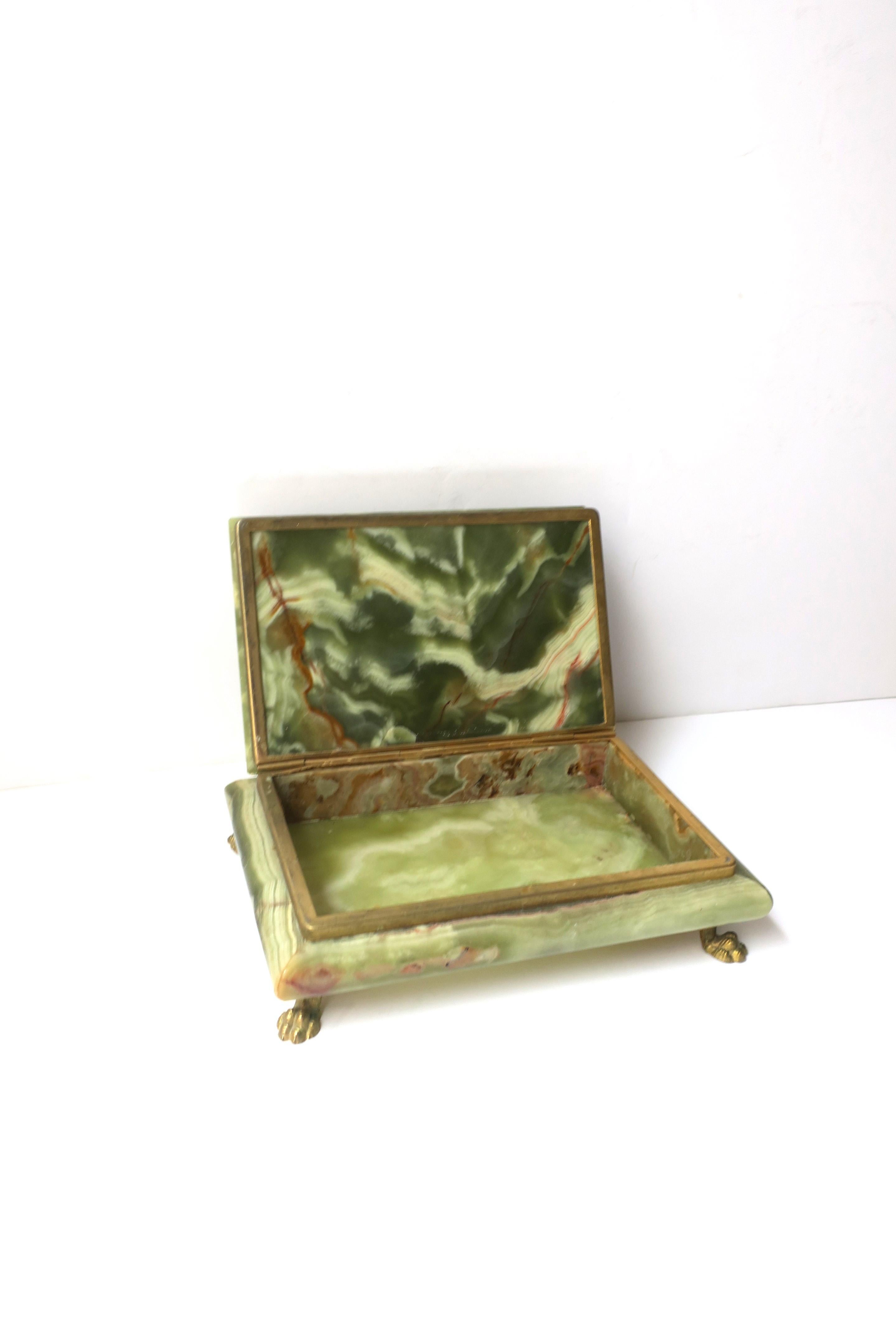 Onyx Jewelry or Decorative Box  In Good Condition For Sale In New York, NY
