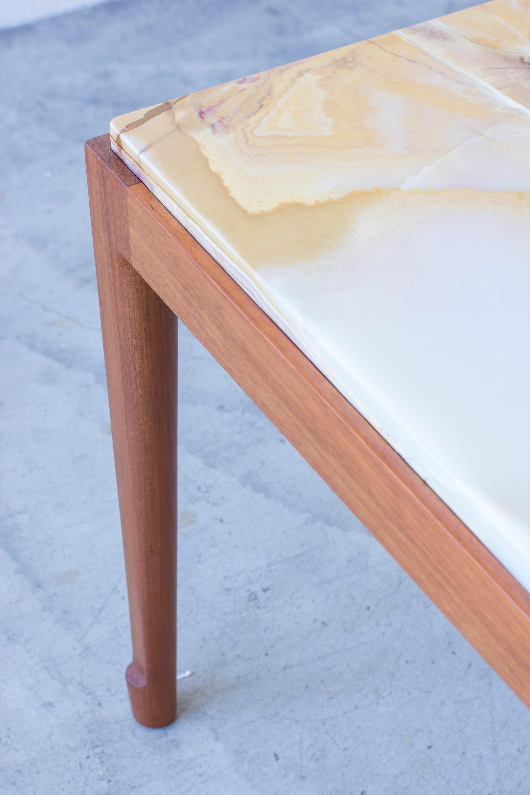 Mid-20th Century Onyx marble and teak sofa table in the style of Josef Frank, 1940-50s For Sale