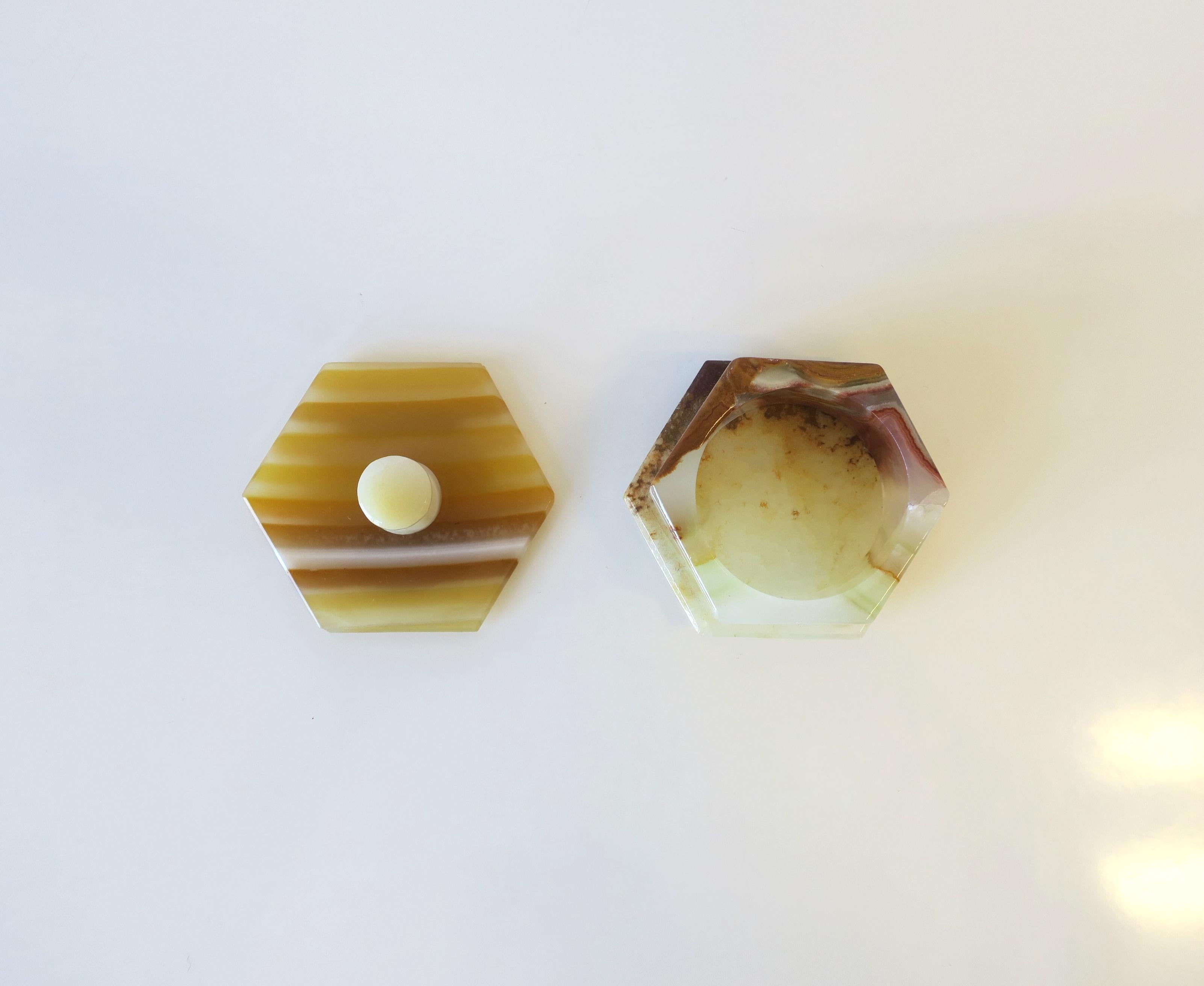 Boîte en marbre onyx en vente 4