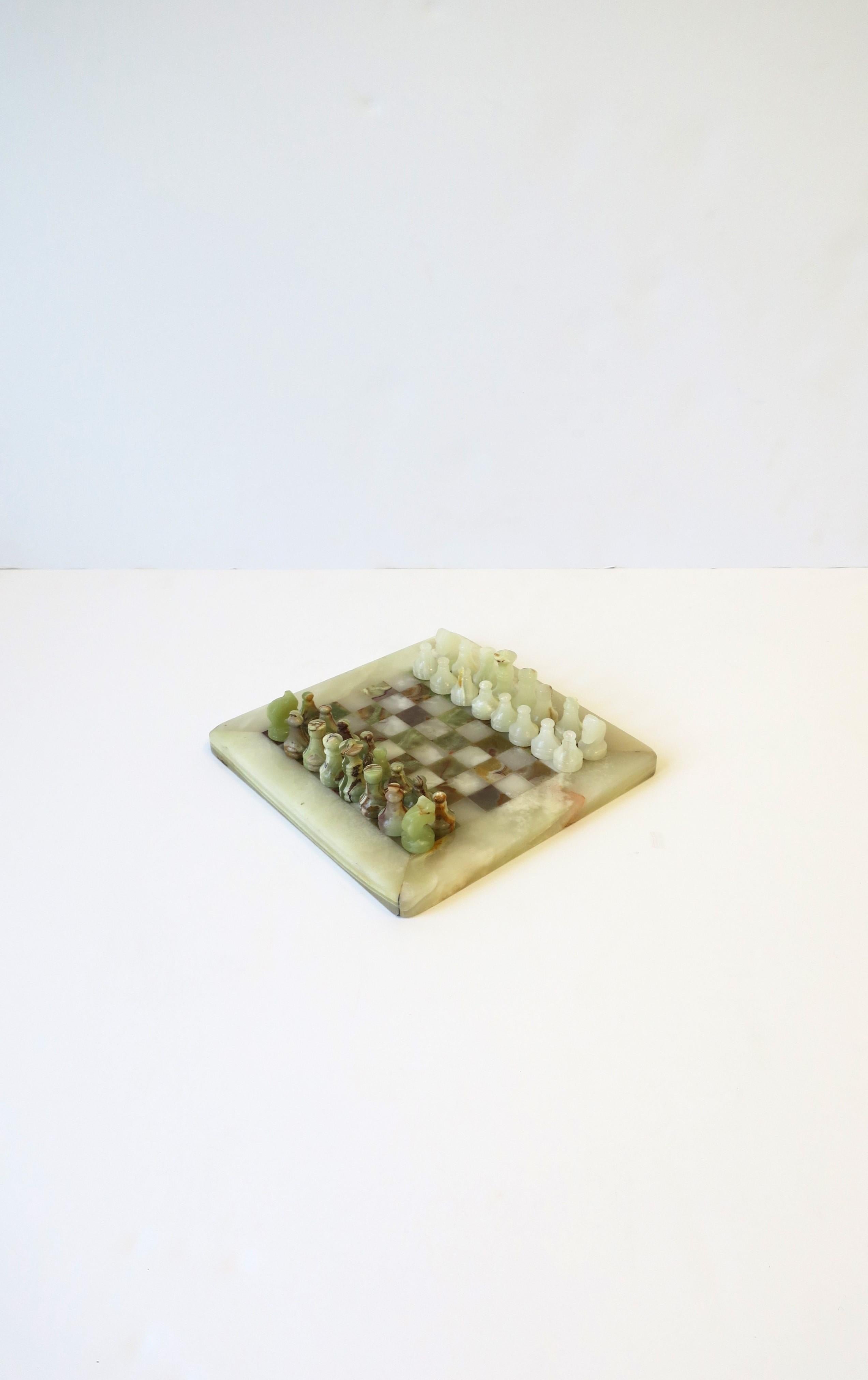 Onyx Marble Chess Game Set In Good Condition In New York, NY