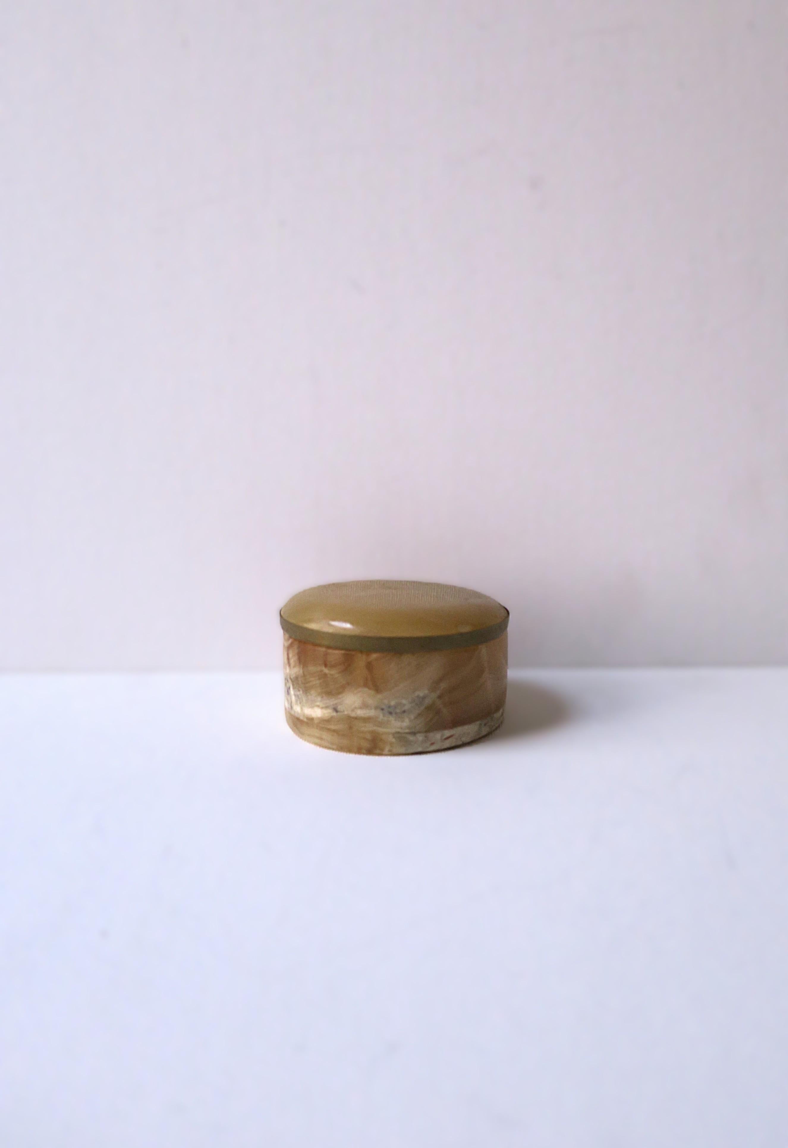 Onyx-Marmor-Schmuckkästchen (Moderne) im Angebot