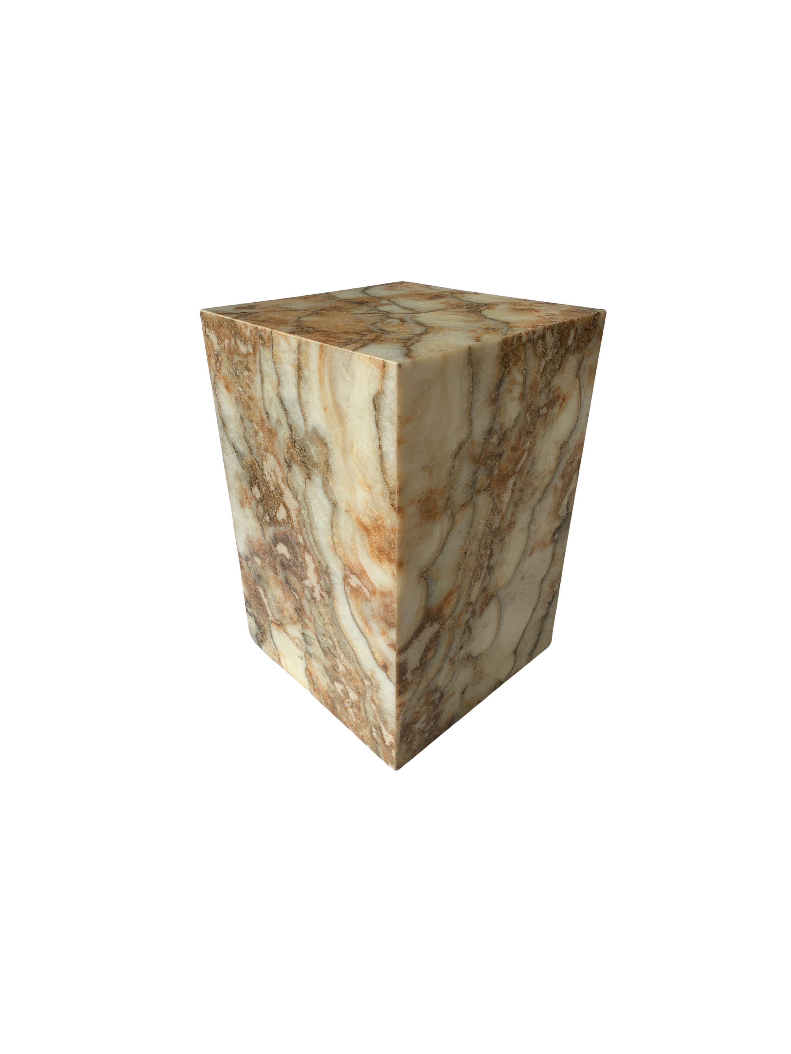 Onyx Marble Side Table In Good Condition In Jimbaran, Bali
