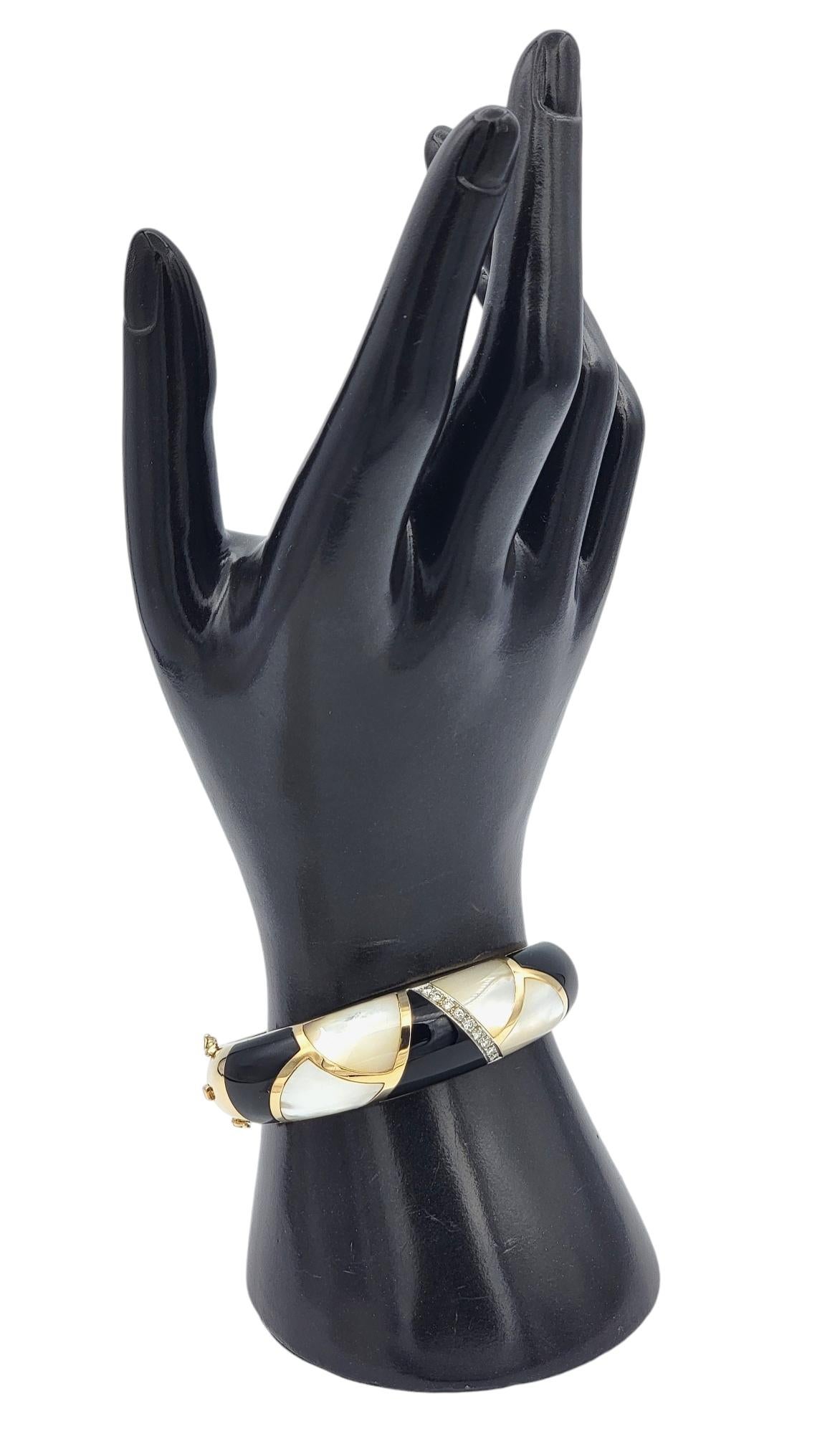 Onyx, Perlmutt und Diamant Armspange aus 14 Karat Gold im Angebot 4