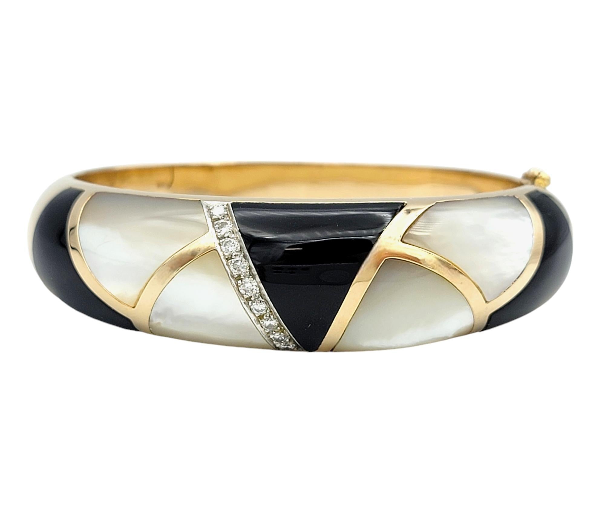 Onyx, Perlmutt und Diamant Armspange aus 14 Karat Gold (Zeitgenössisch) im Angebot
