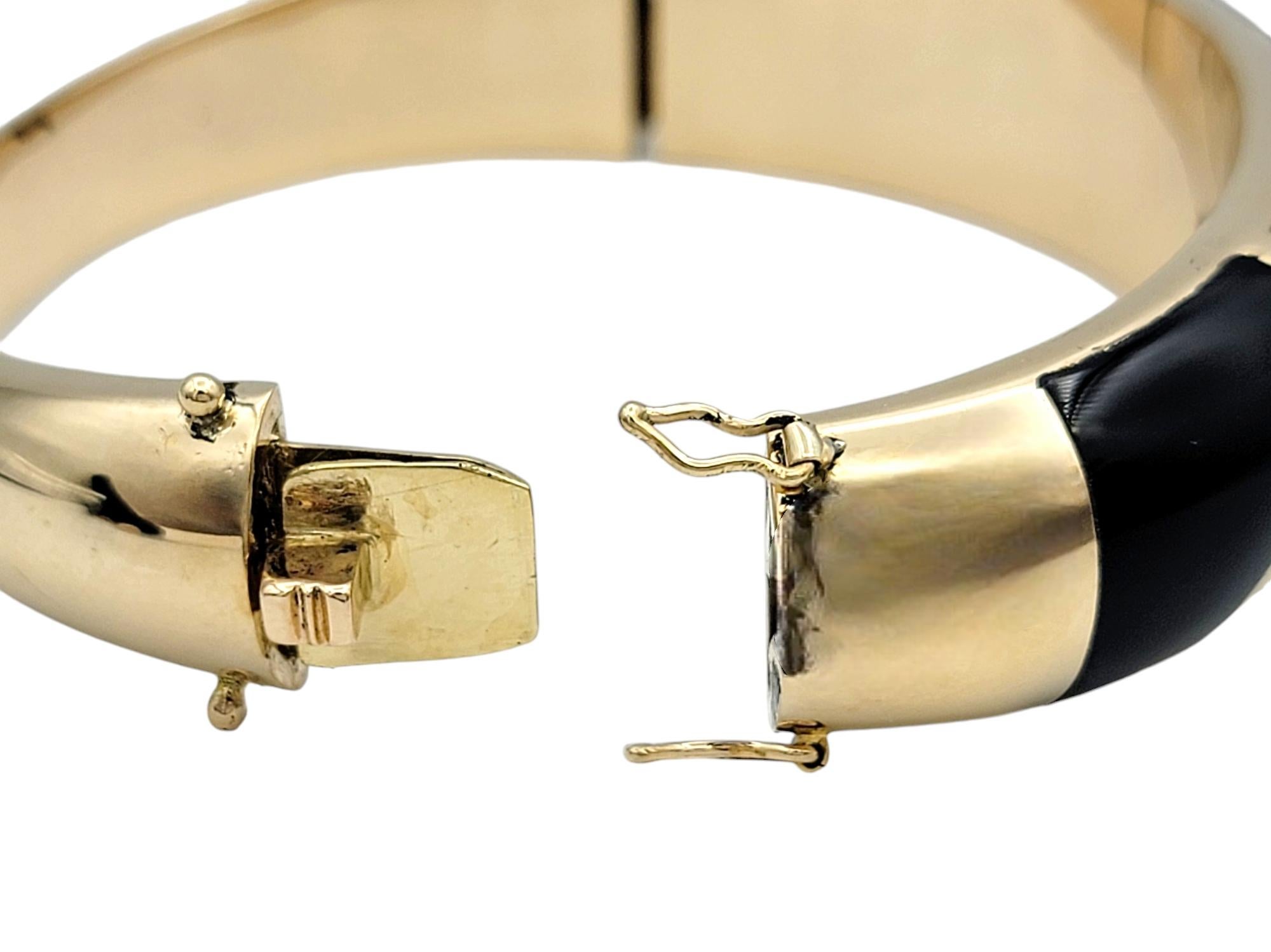Onyx, Perlmutt und Diamant Armspange aus 14 Karat Gold im Angebot 2