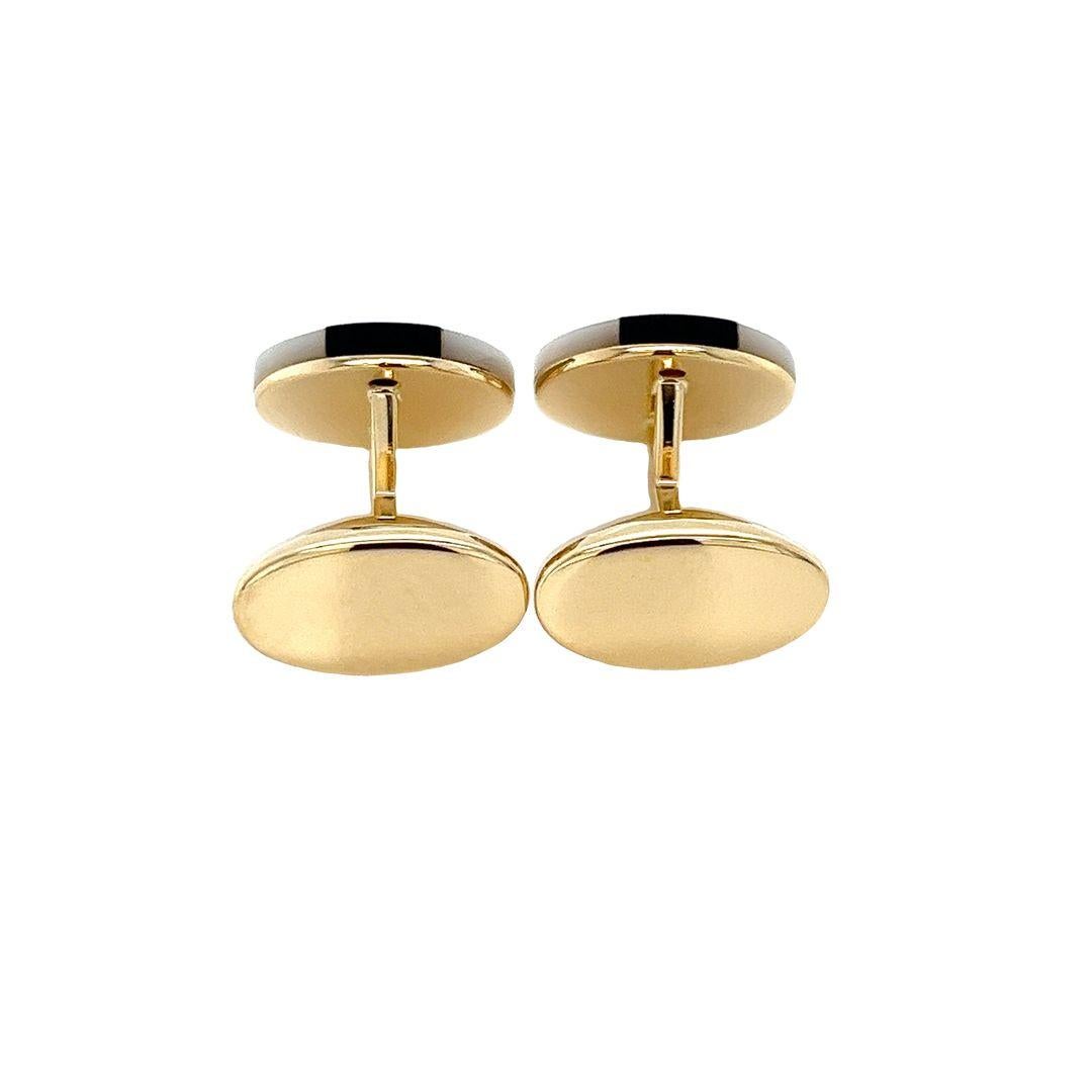 Taille ronde Boutons de manchette en or jaune avec onyx, nacre et diamant en vente