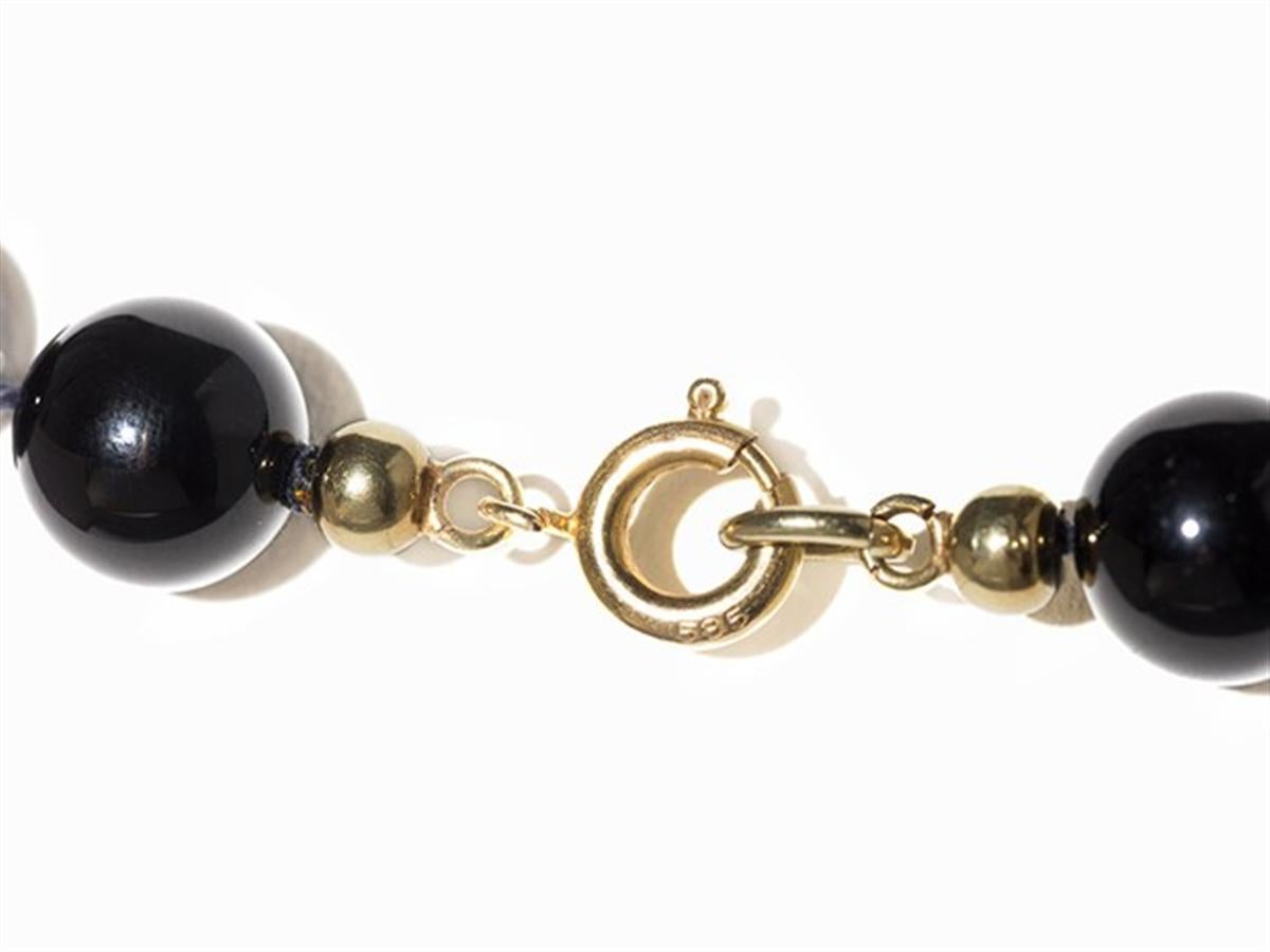 Onyx Necklace with Pendant, Set with 19 Diamonds, 14 Karat Yellow Gold For Sale 2