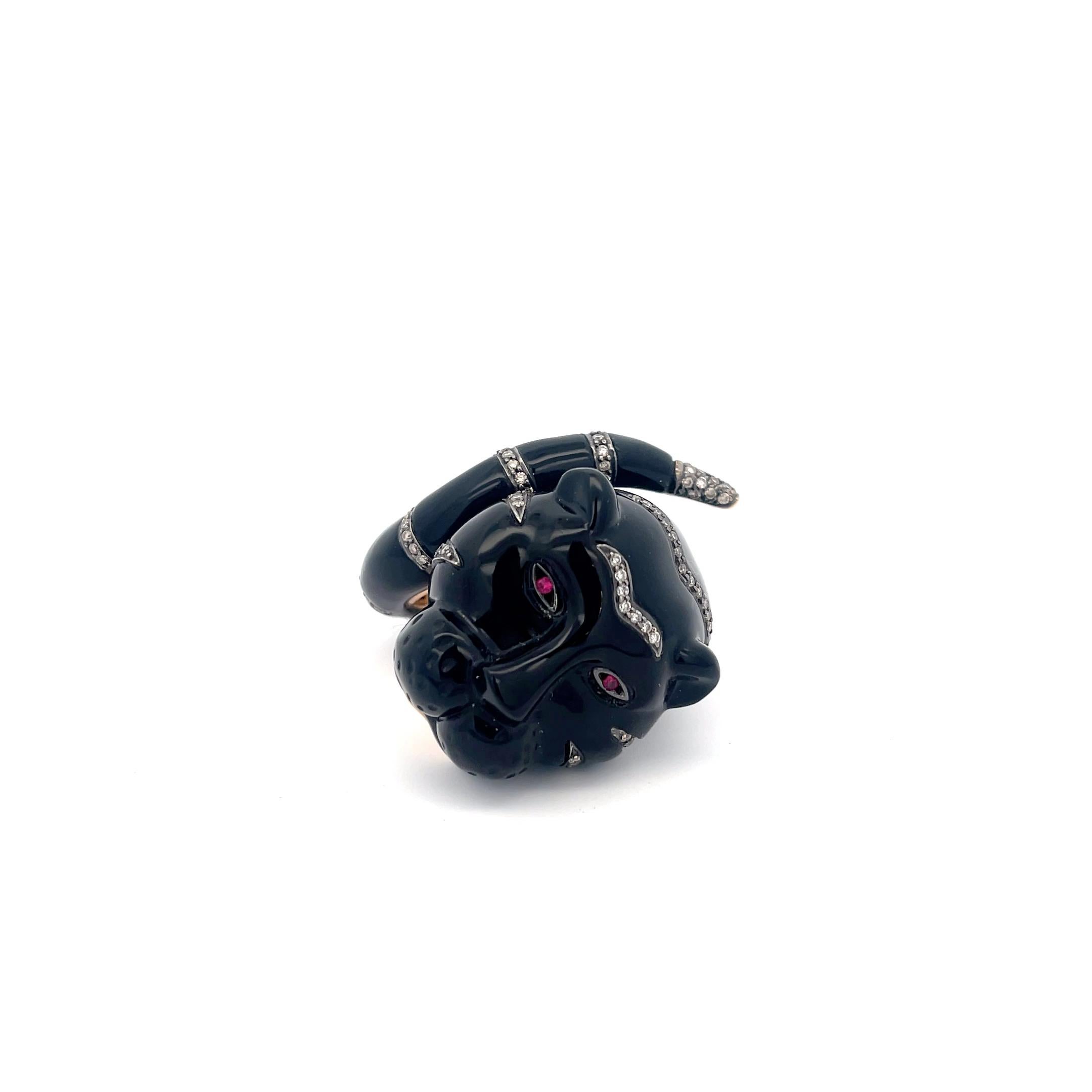 Onyx Panther and Diamond Ring in 18K Yellow Gold. Size 6

38.6 Grams
1.25