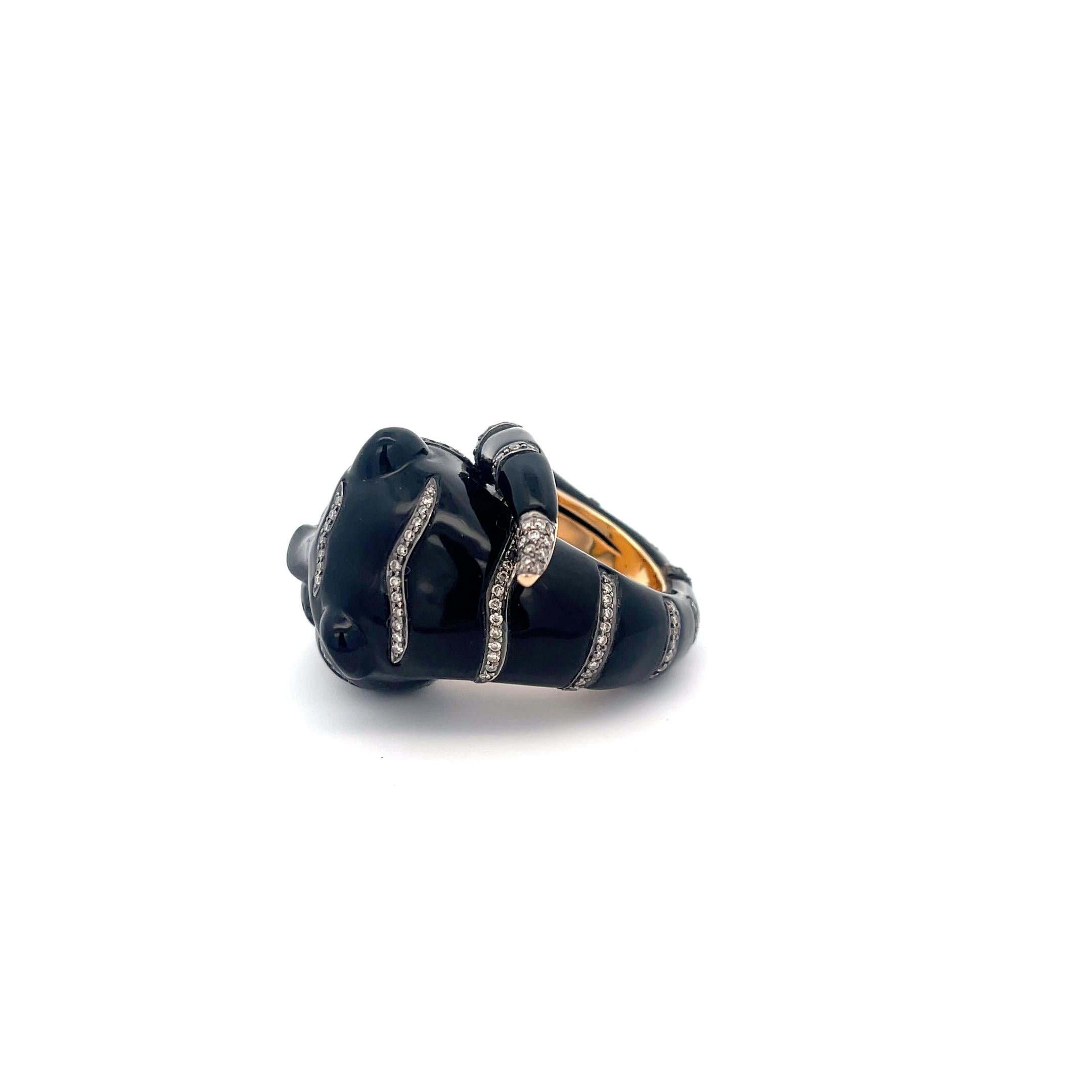 Round Cut Onyx Panther and Diamond Ring 18K Yellow Gold For Sale