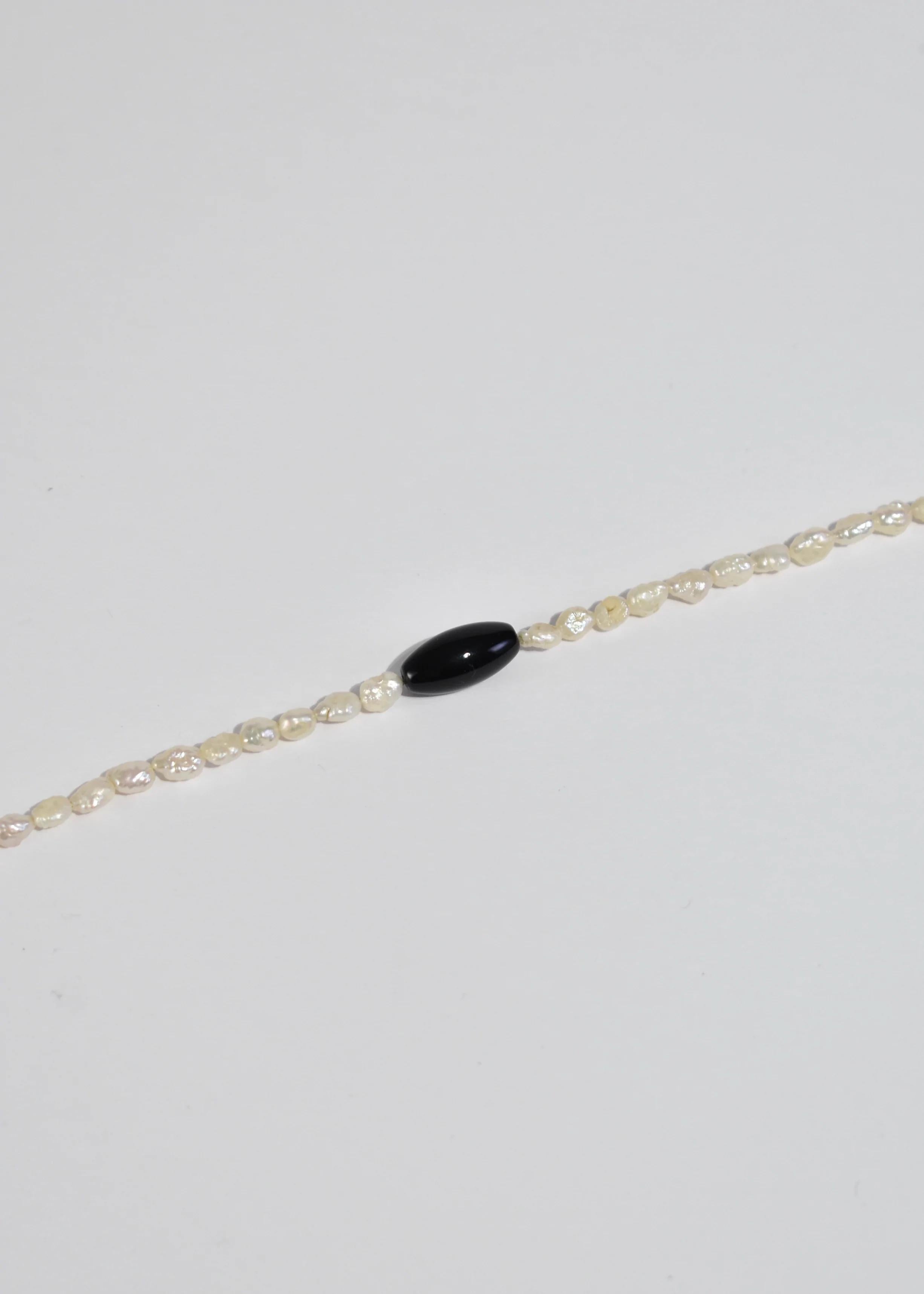 Modern Onyx Pearl Bracelet