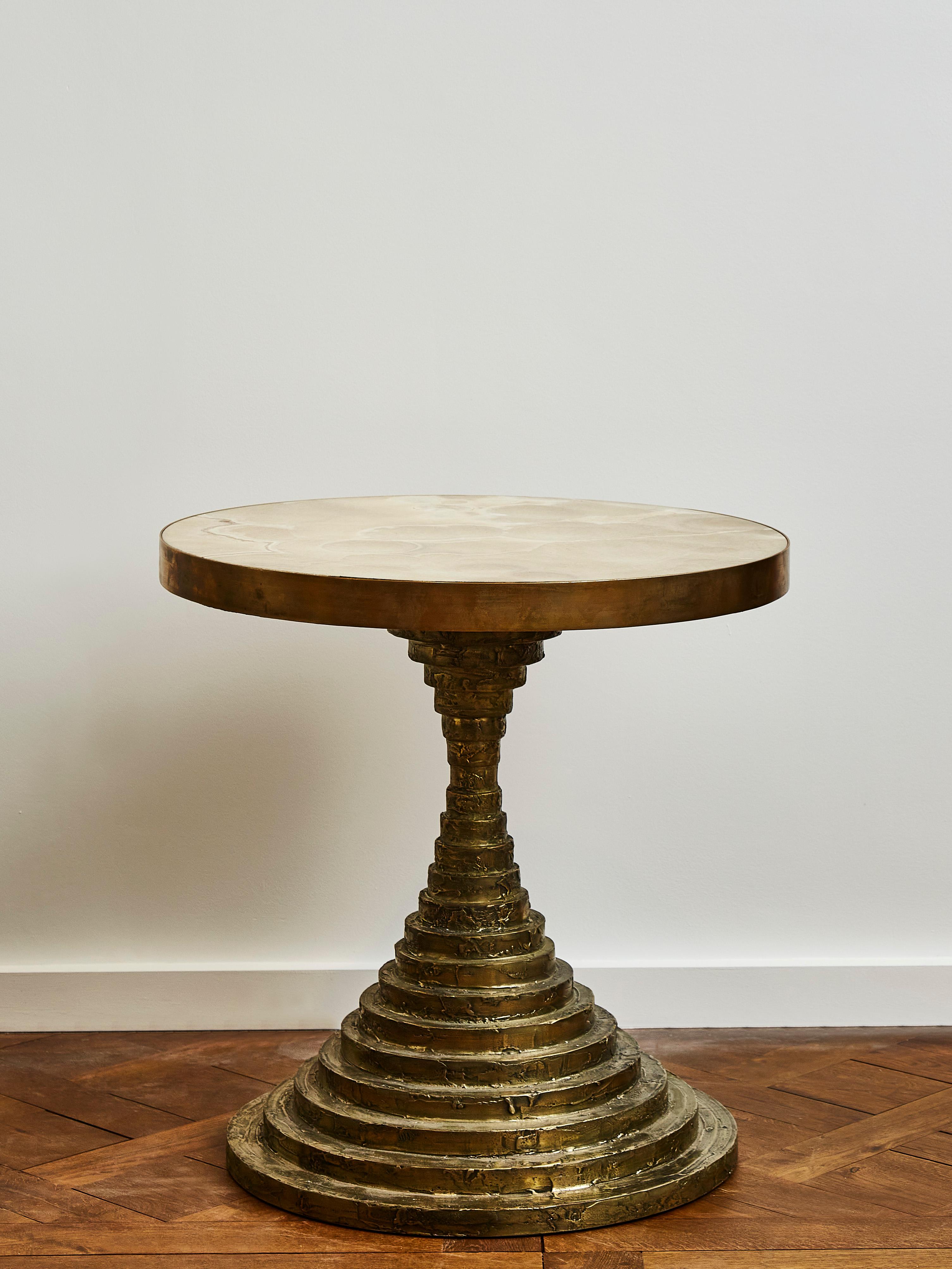 Unique pedestal table in acid patinated bronze and onyx Meteorite top.
Creation by Studio Glustin.
France, 2016.