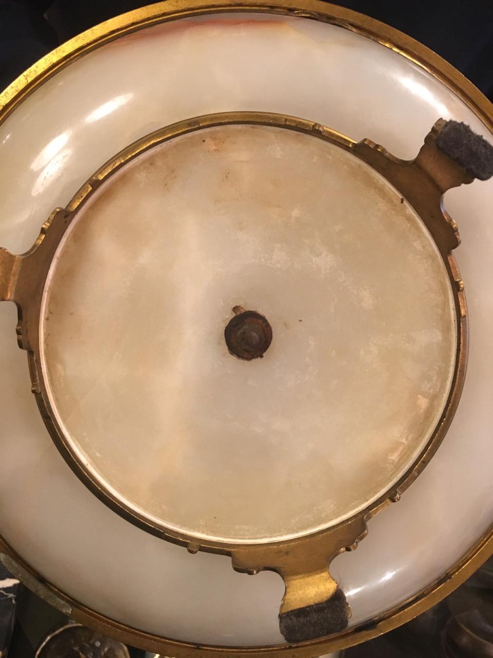 Onice, porcellana, bronzo dorato e cloisonnè Centro di Sevres, stile neoclassico In condizioni buone in vendita a Buenos Aires, Buenos Aires