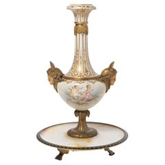 Centre de Sèvres en onyx, porcelaine, bronze doré et cloisonné, style néoclassique