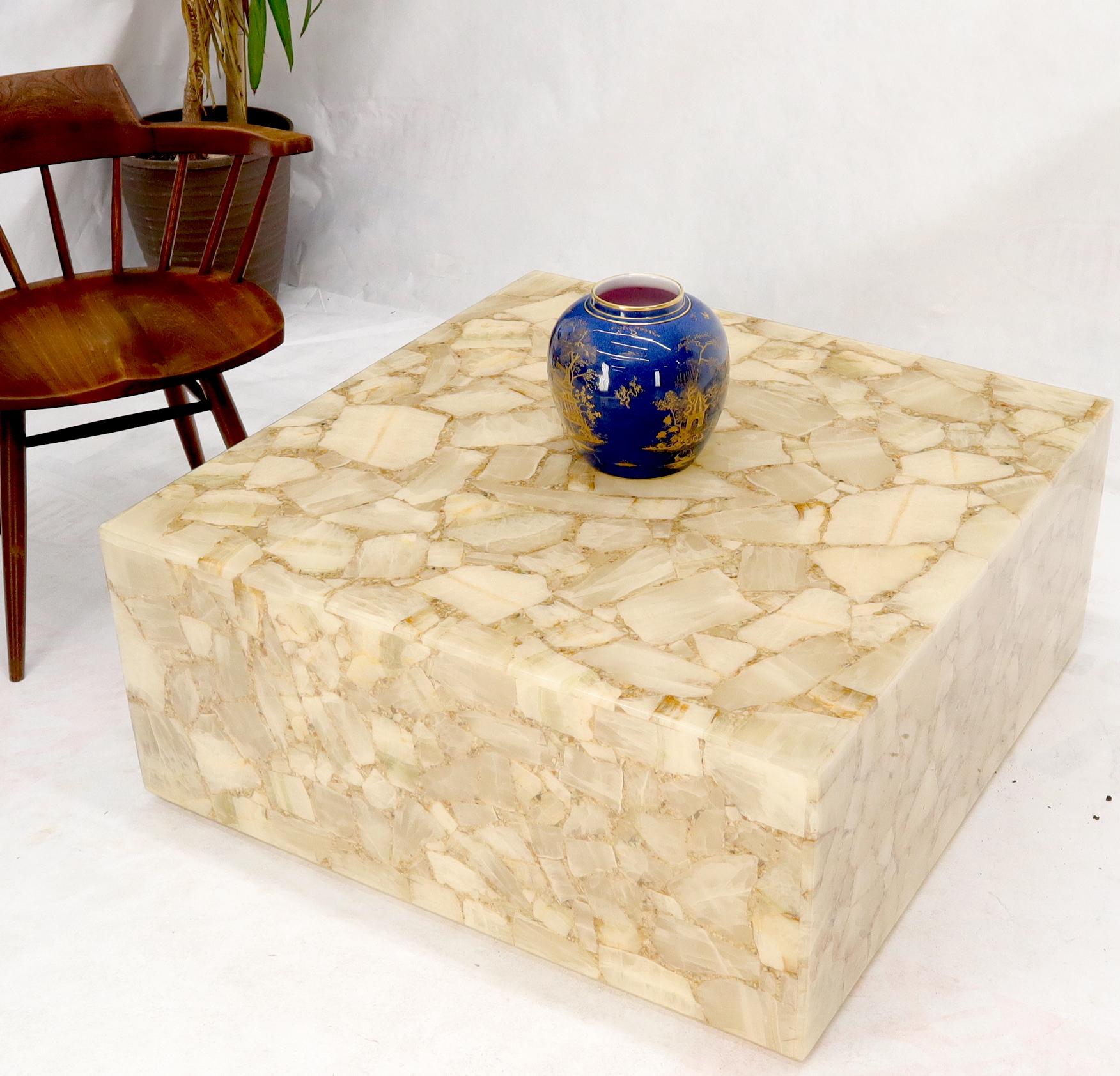 American Onyx and Resin Square Cube Shape Mid-Century Modern Coffee Table on Wheels MINT! For Sale