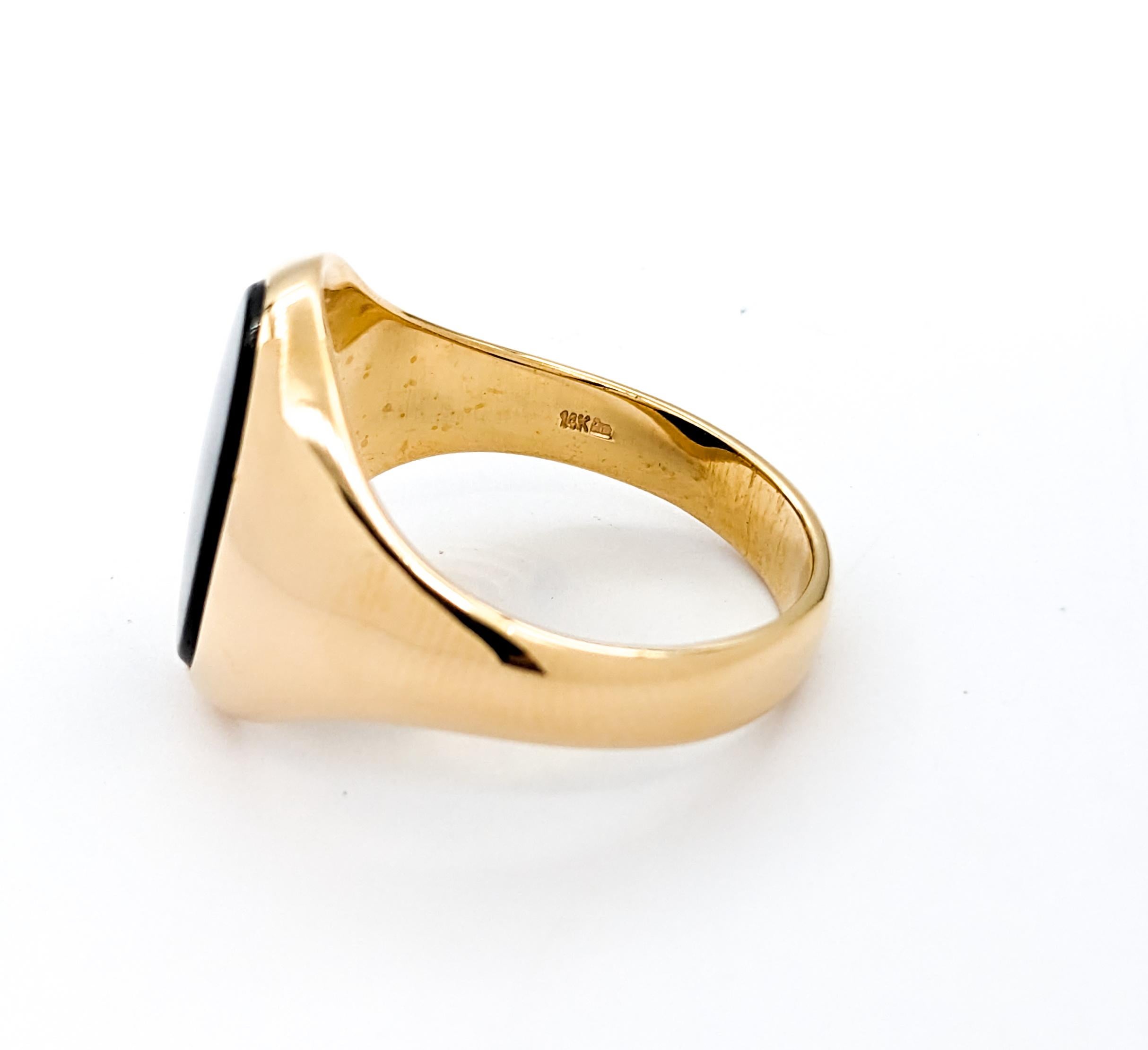 Onyx Ring In yellow Gold For Sale 4