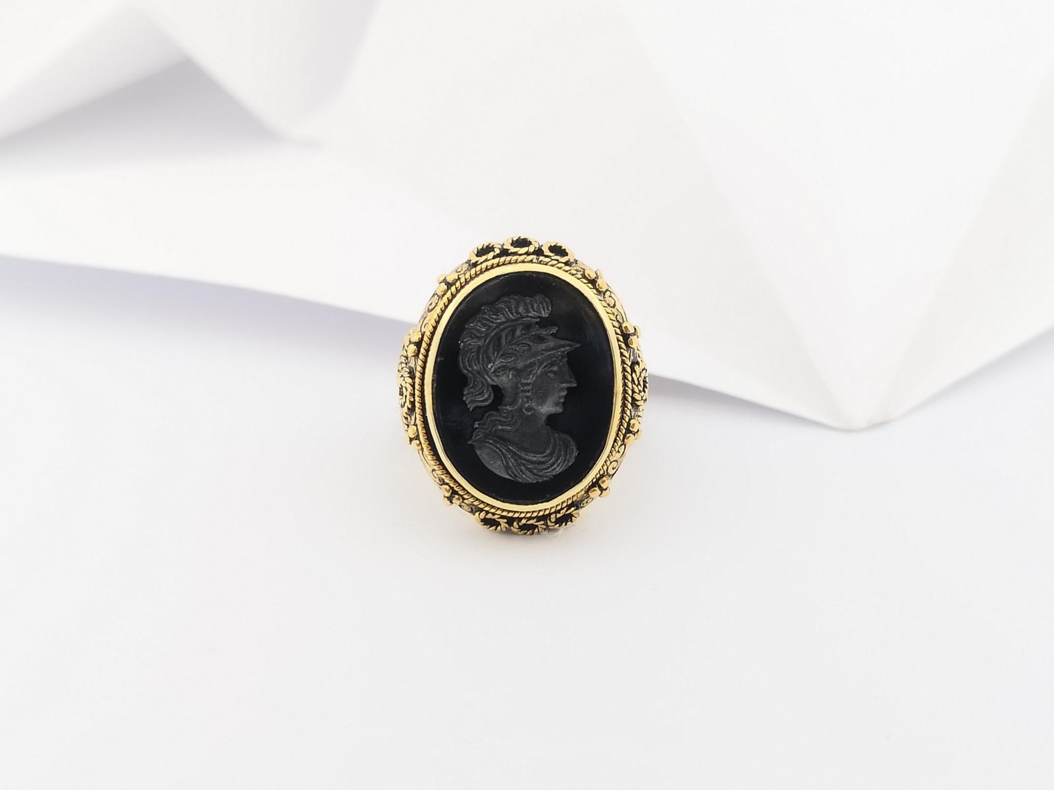 Bague en onyx  réglé dans les paramètres argent en vente 5